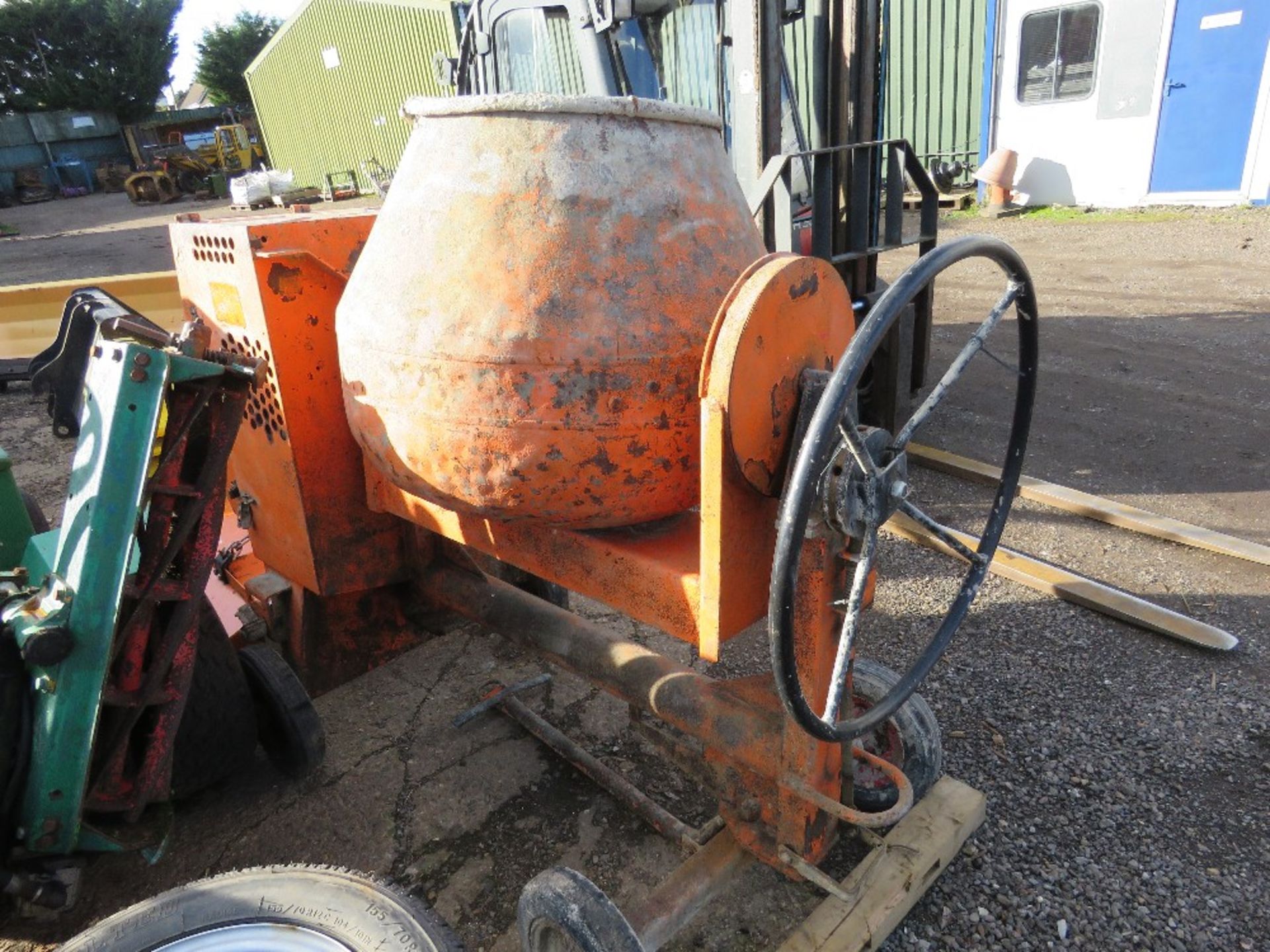 BELLE DIESEL ENGINED SITE MIXER. WHEN TESTED WAS SEEN TO RUN AND DRUM TURNED. - Image 2 of 5