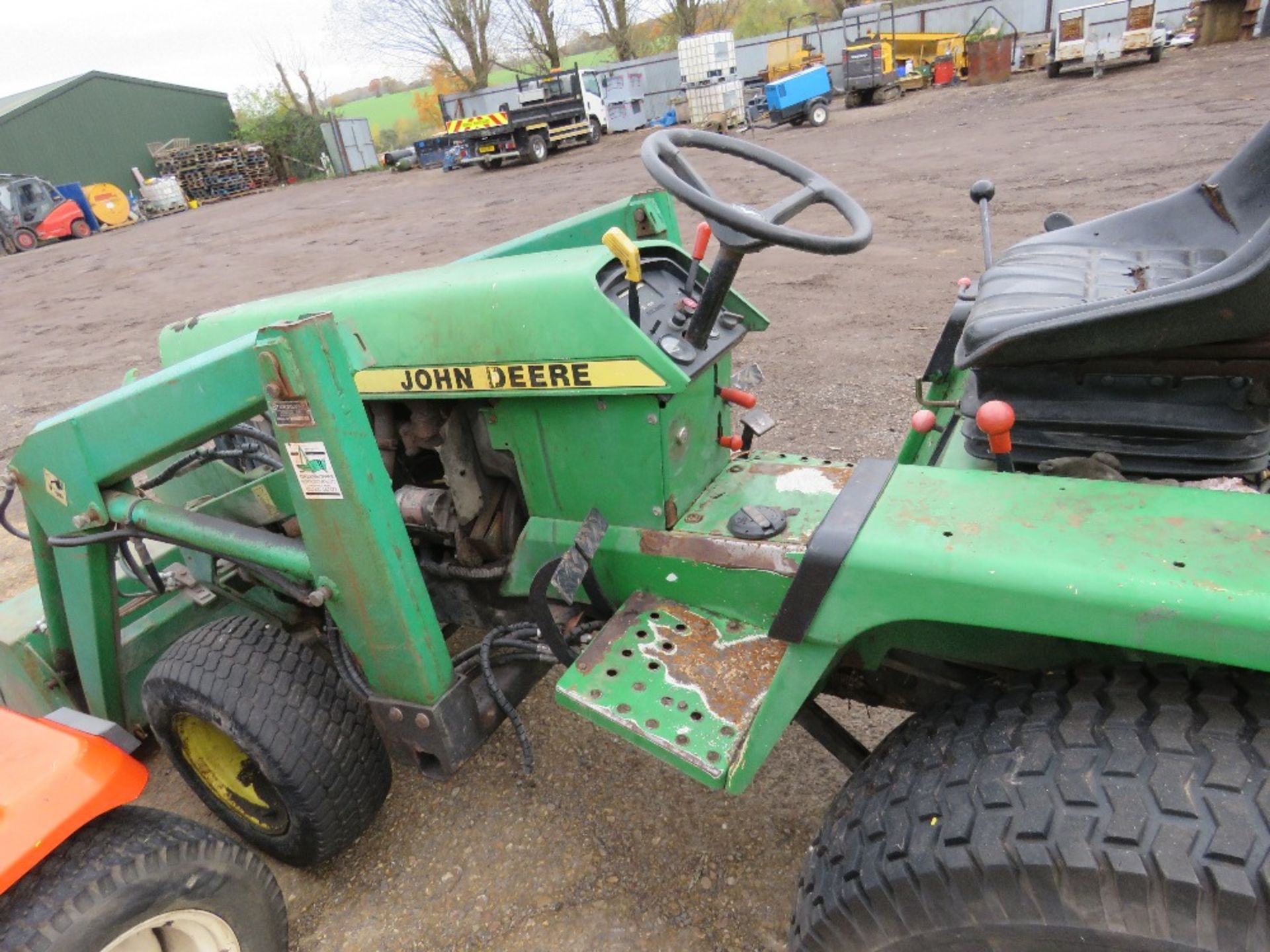 JOHN DEERE 855 4WD COMPACT TRACTOR WITH FOREND LOADER. WHEN TESTED WAS SEEN TO TURN OVER BUT NOT STA - Image 8 of 8