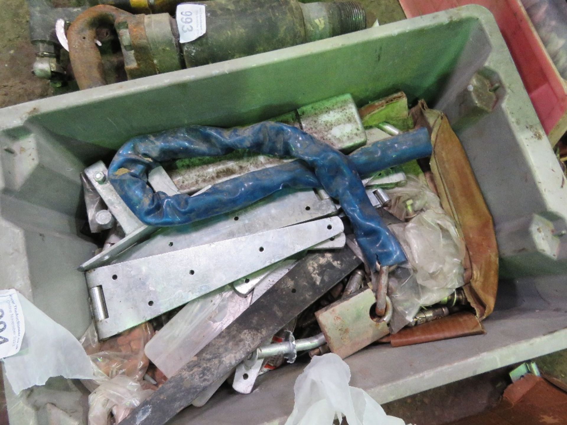 LOCKS AND HINGES ETC. THIS LOT IS SOLD UNDER THE AUCTIONEERS MARGIN SCHEME, THEREFORE NO VAT WILL - Image 2 of 4