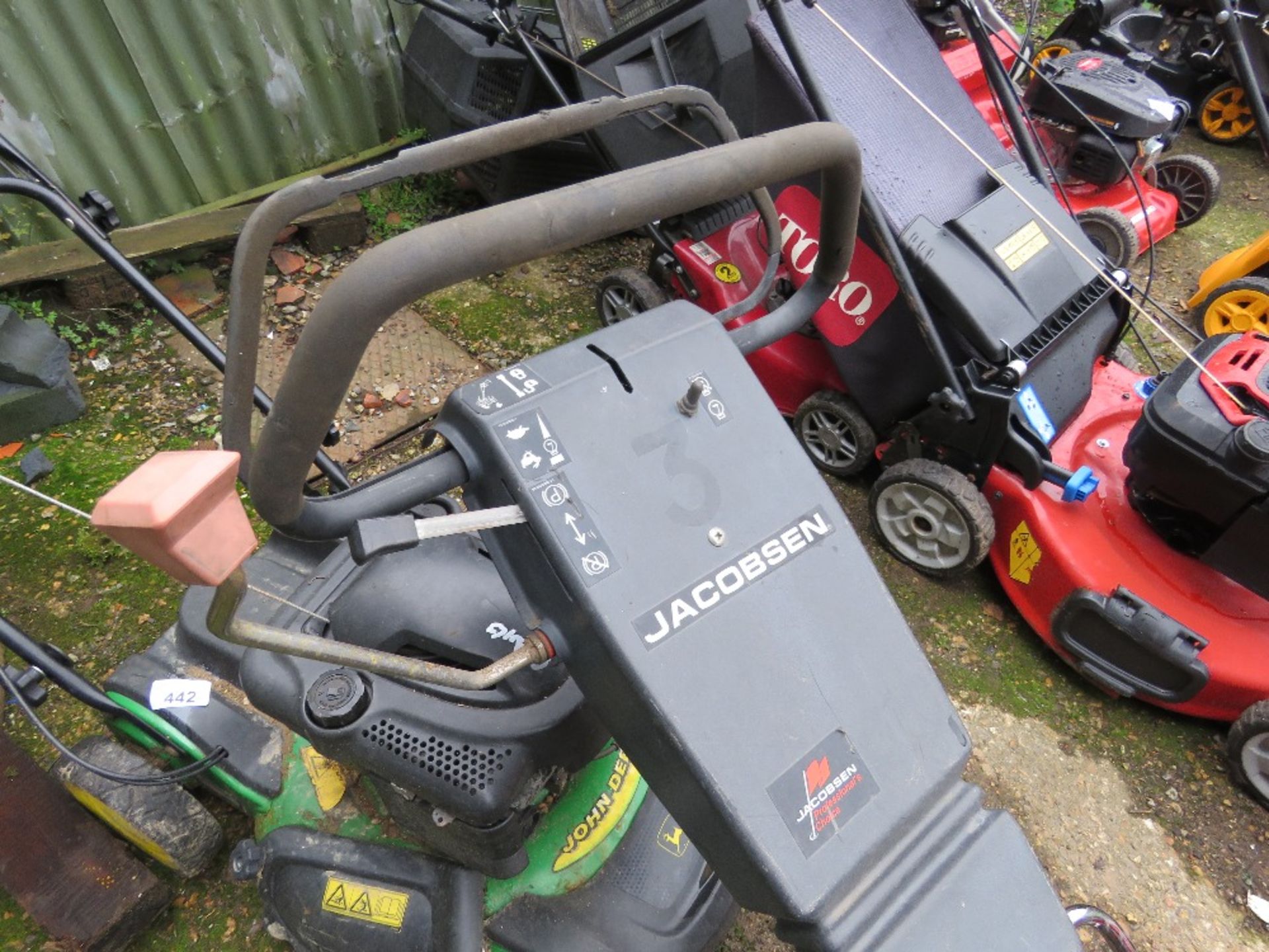 JACOBSEN PETROL ENGINED GREEN KING 522 CYLINDER LAWN MOWERN HONDA ENGINE, NO BOX. THIS LOT IS SOL - Image 6 of 6