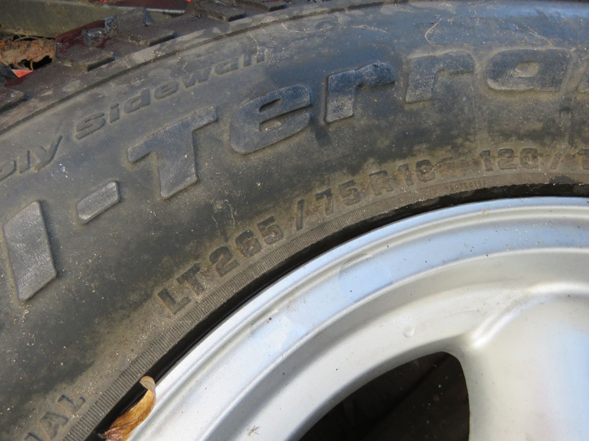 2 X LANDROVER DISCOVERY ALLOY WHEELS AND TYRES. THIS LOT IS SOLD UNDER THE AUCTIONEERS MARGIN SCH - Image 5 of 5