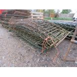 LARGE QUANTITY OF METAL PARKLAND TYPE HOOP TOPPED RAILINGS, PUSH IN, 6FT WIDTH X 70CM HEIGHT APPROX,