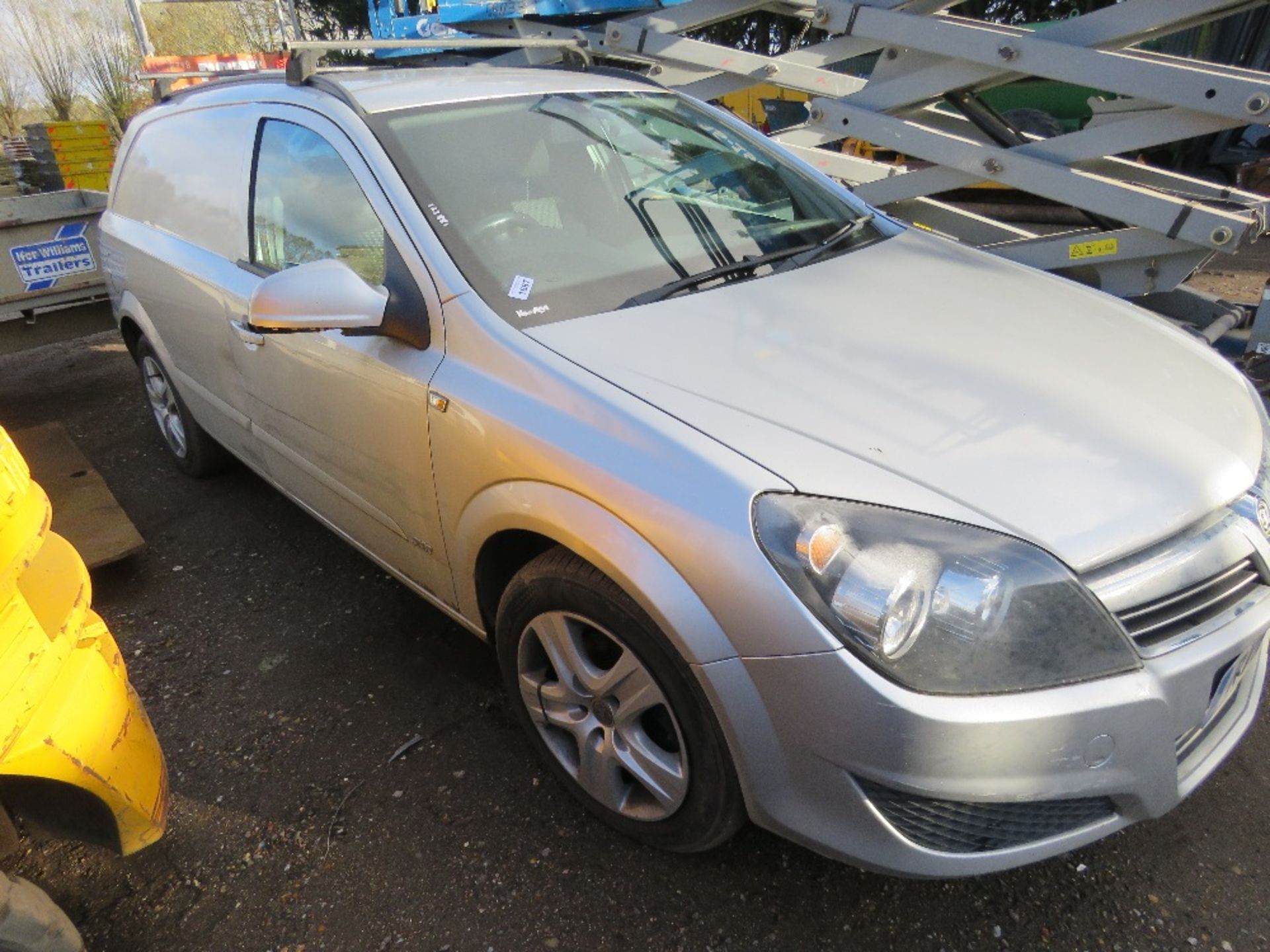 VAUXHALL ASTRA SPORTIVE DIESEL VAN REG:RV10 PZF. 123, 881 REC MILES. CAT N - Image 2 of 9