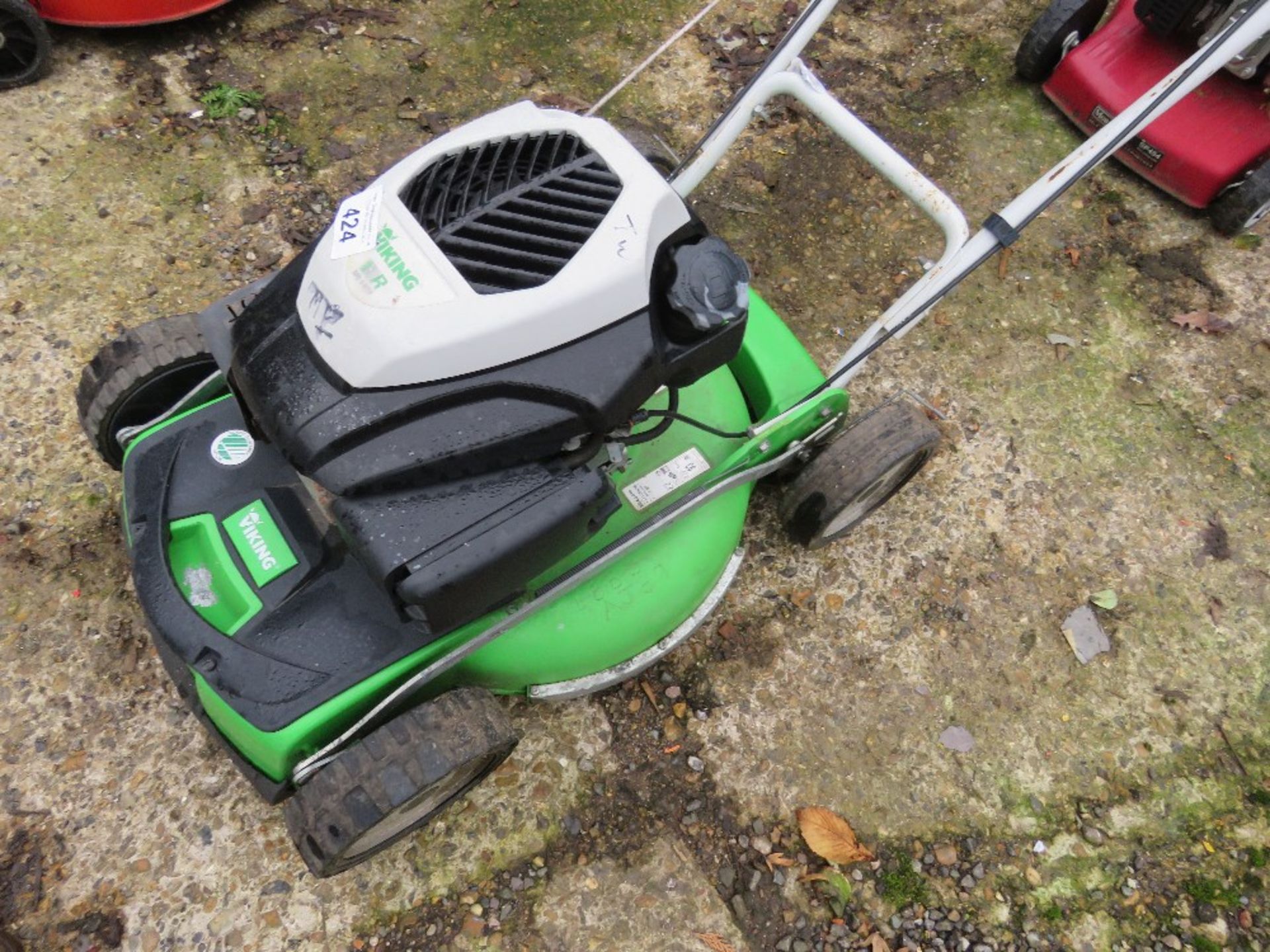 VIKING PROFESSIONAL LAWNMOWER. THIS LOT IS SOLD UNDER THE AUCTIONEERS MARGIN SCHEME, THEREFORE NO - Image 3 of 4