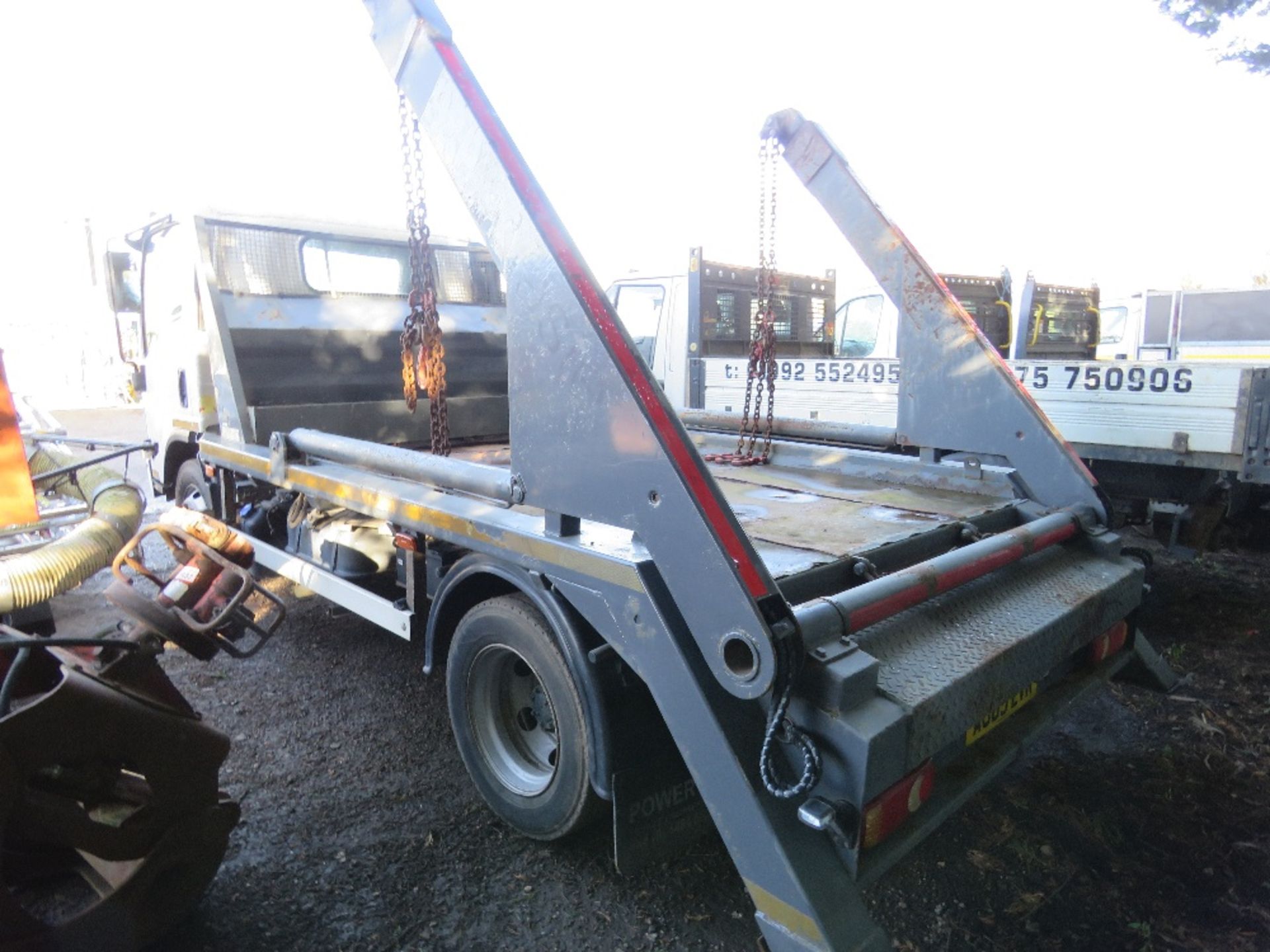 ISUZU N2R N75-150 7.5 TONNE SKIP LORRY REG: AO65 EVK. FIRST REGISTERED 12/11/2015 WITH V5. (CHECKED - Image 7 of 16