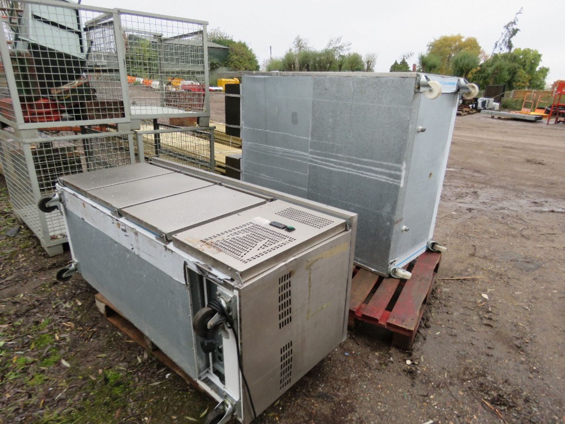 2 X LARGE STAINLESS STEEL CATERING FRIDGES. THIS LOT IS SOLD UNDER THE AUCTIONEERS MARGIN SCHEME - Image 2 of 7