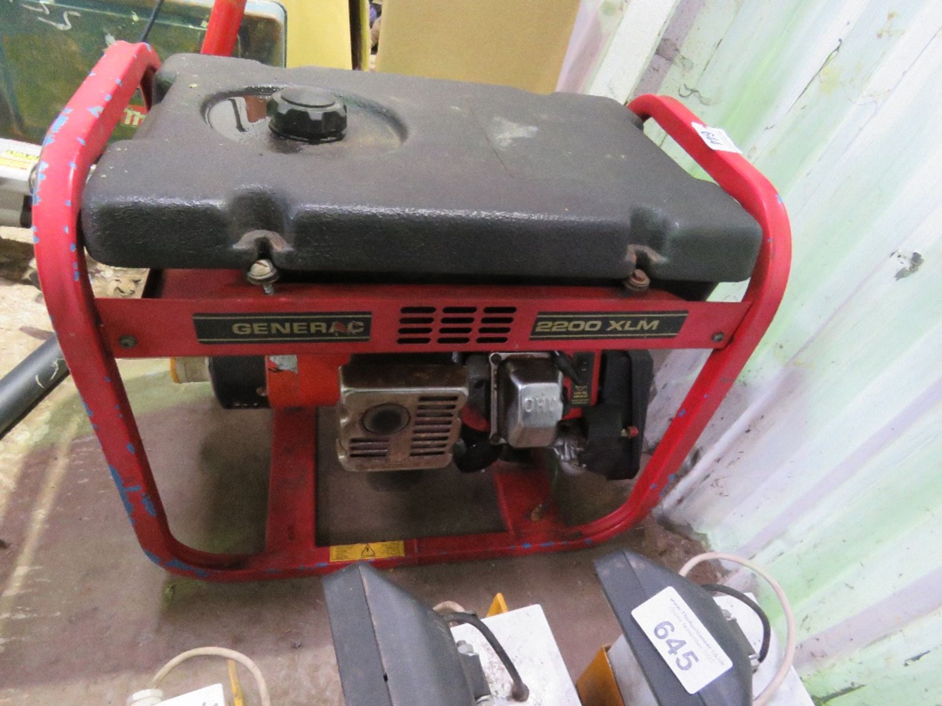 GENERAC 2200 DUAL VOLTAGE GENERATOR. THIS LOT IS SOLD UNDER THE AUCTIONEERS MARGIN SCHEME, THERE