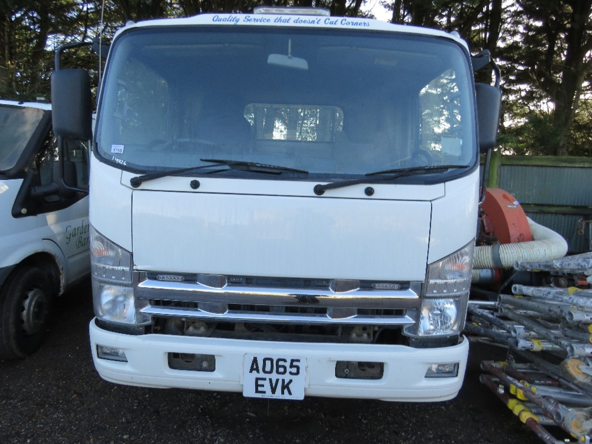 ISUZU N2R N75-150 7.5 TONNE SKIP LORRY REG: AO65 EVK. FIRST REGISTERED 12/11/2015 WITH V5. (CHECKED - Image 14 of 16