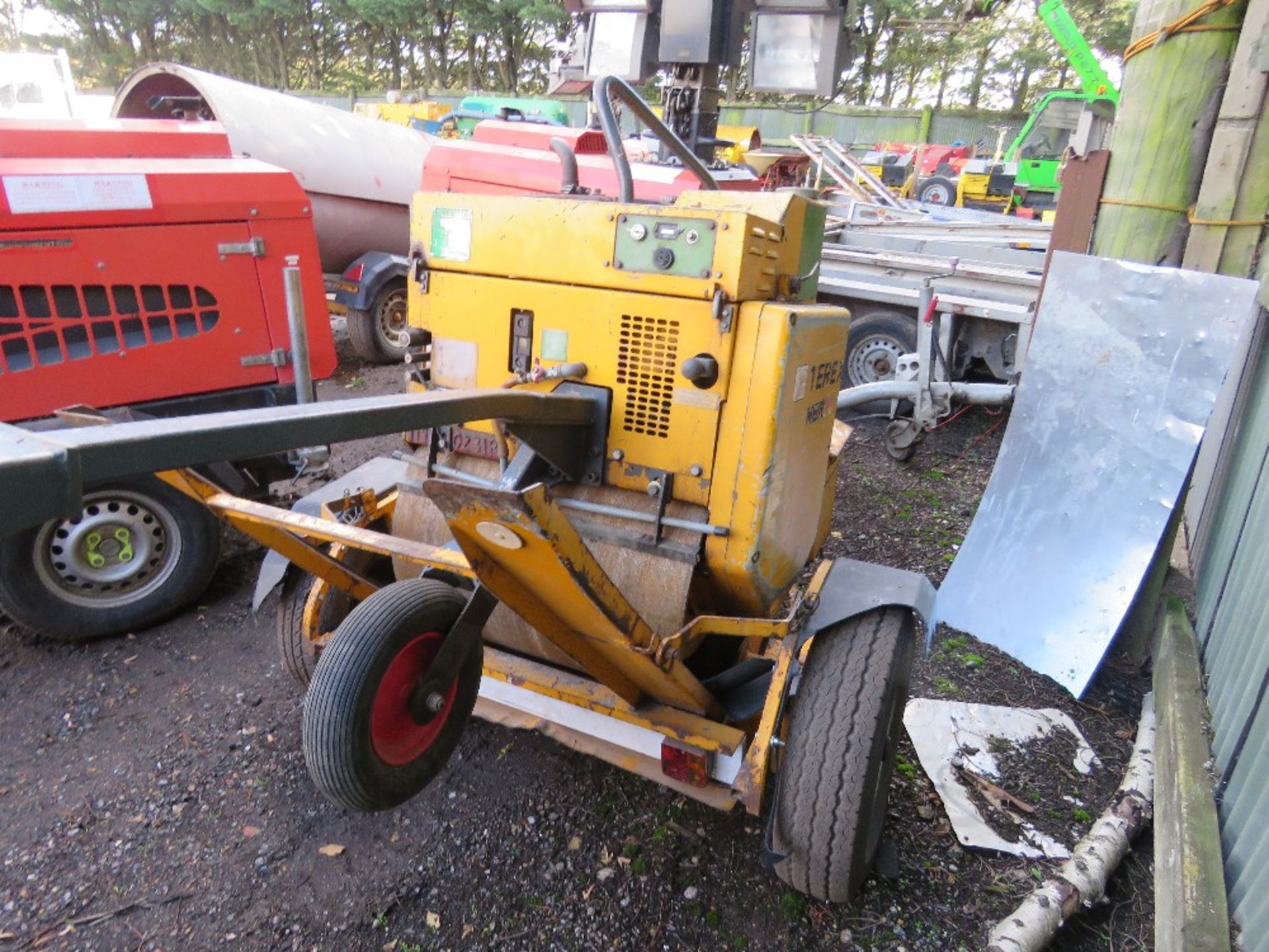 TEREX BENFORD ROLLER BREAKER ON TRAILER WITH HOSE AND GUN. YEAR 2005. WHEN TESTED WAS SEEN TO RUN, D - Image 9 of 10