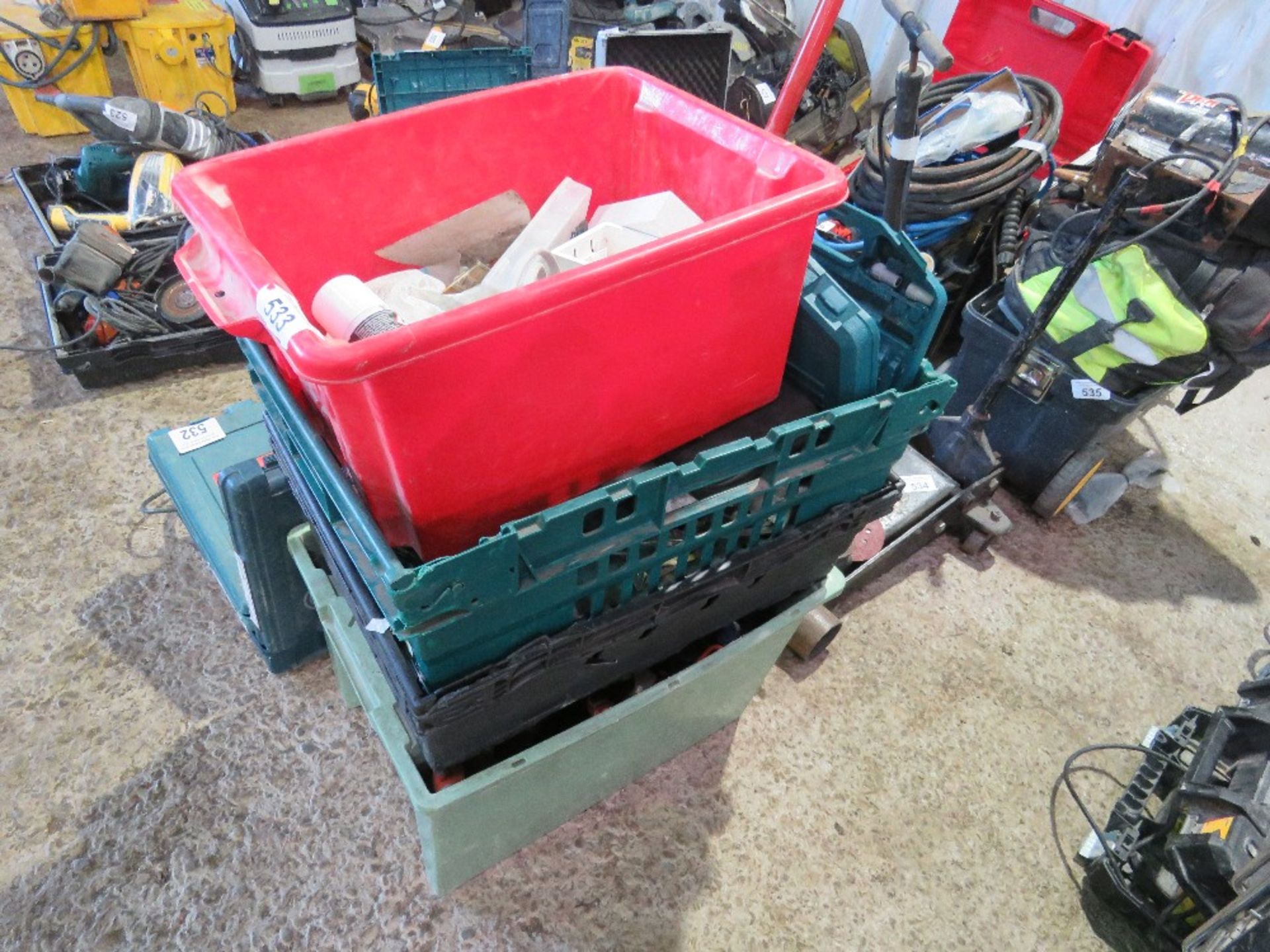 4 TRAYS OF ASSORTED TOOLS AND SUNDRIES.