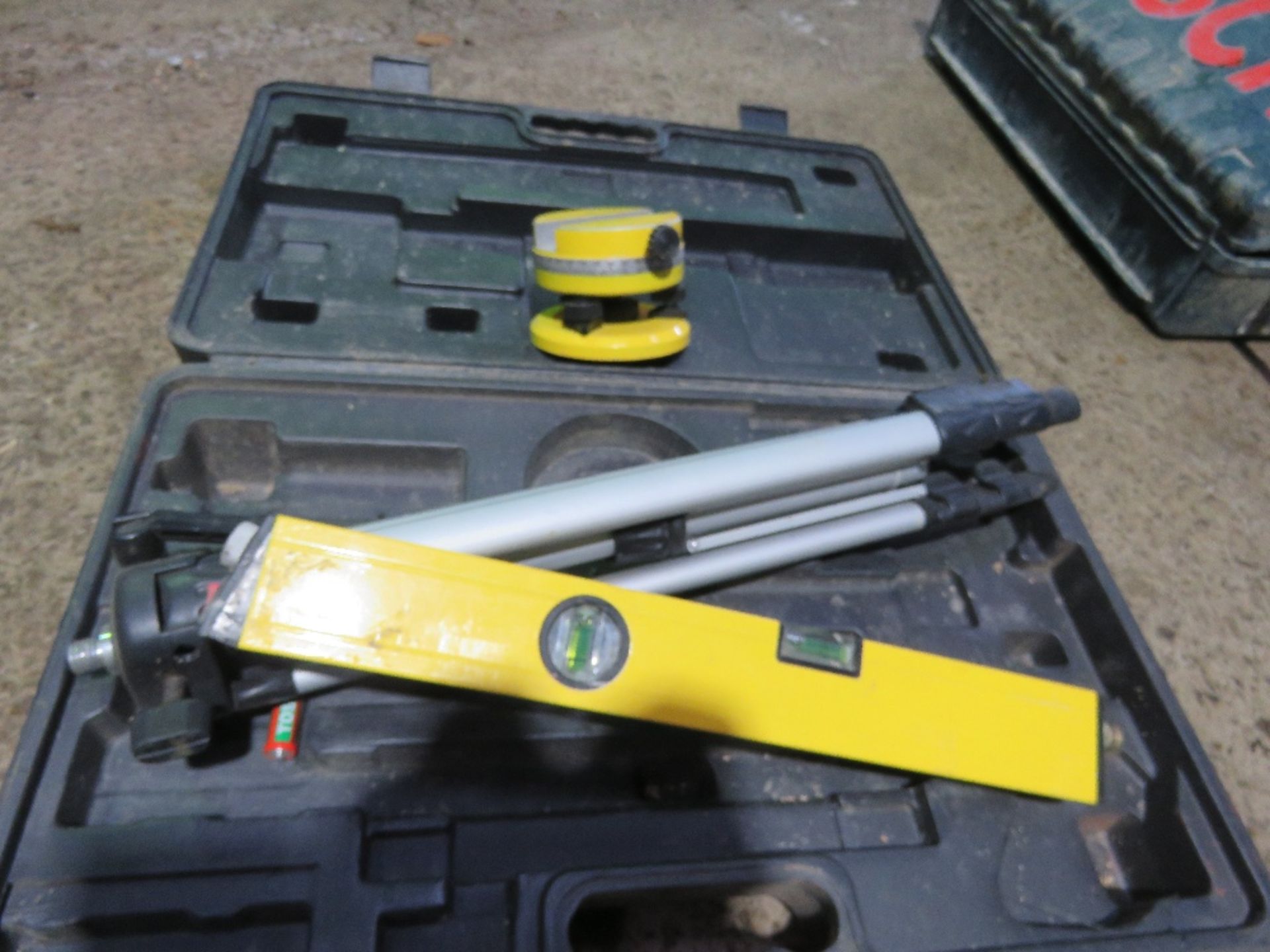 LASER LEVEL SET IN A BOX. - Image 3 of 3