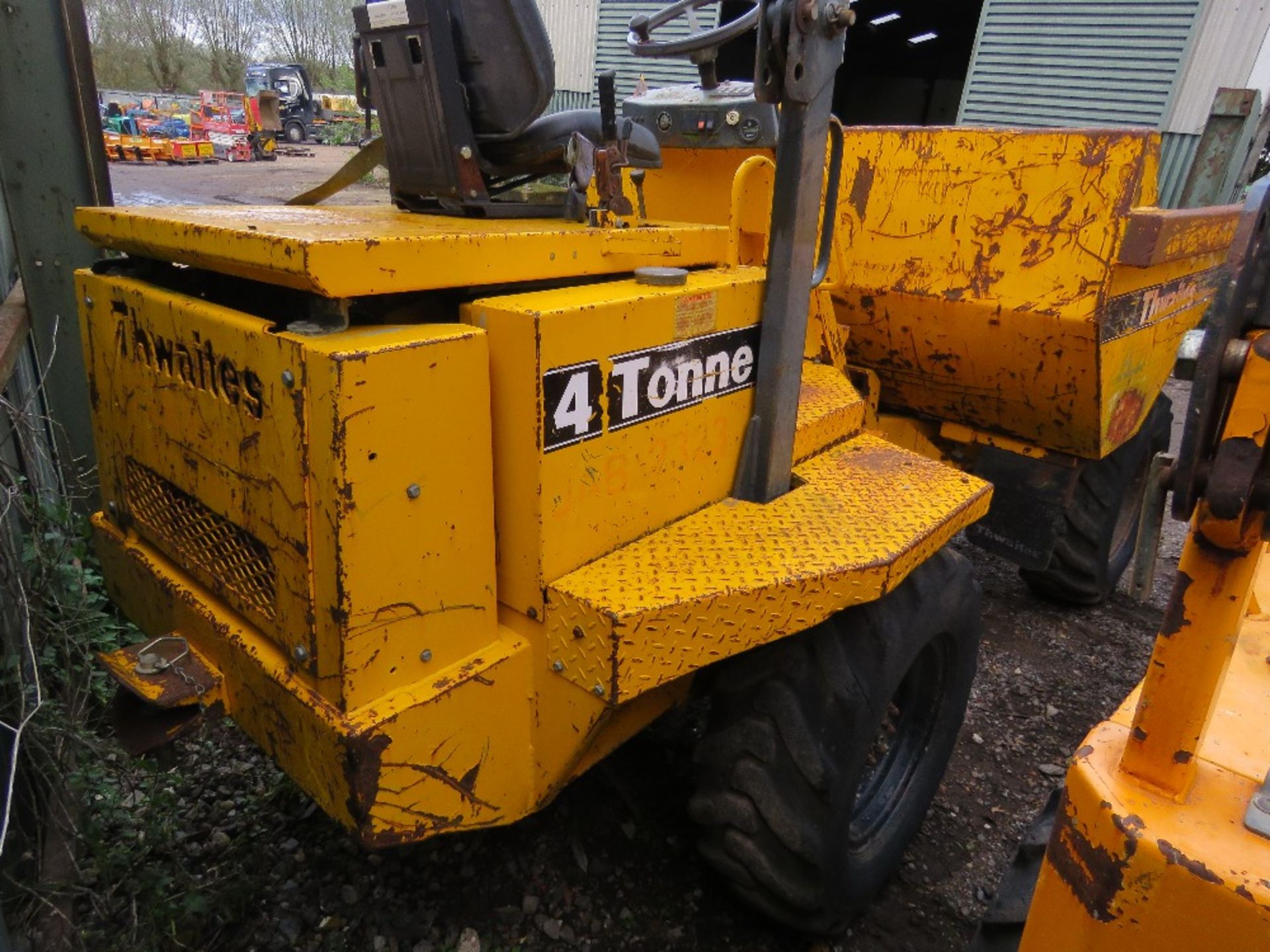 THWAITES 4 TONNE DIESEL ENGINED DUMPER. YEAR 2000 BUILD. 1725 REC. HOURS, PERKINS ENGINE. WHEN TESTE - Image 5 of 7