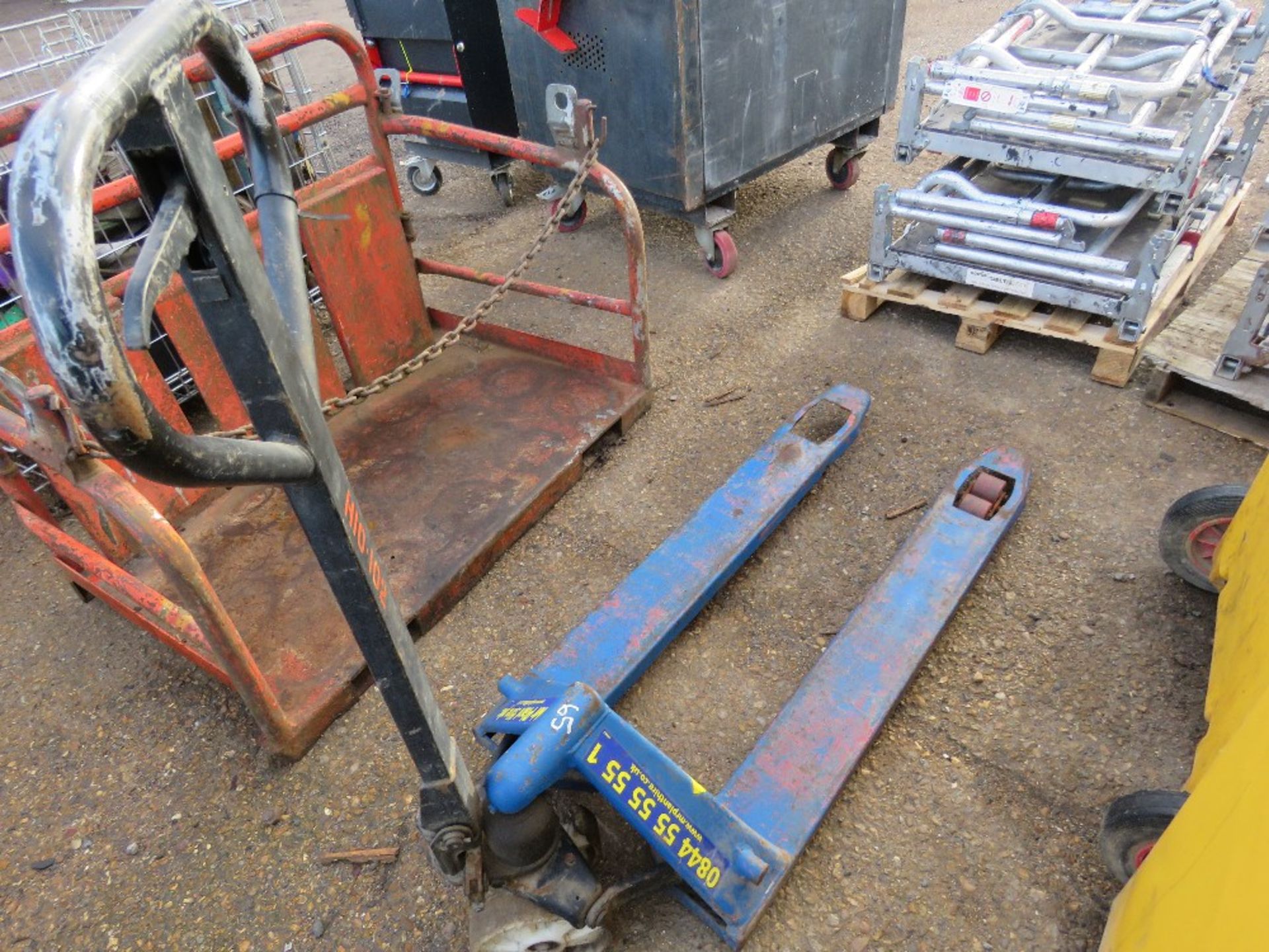 HYDRAULIC PALLET TRUCK. - Image 3 of 3