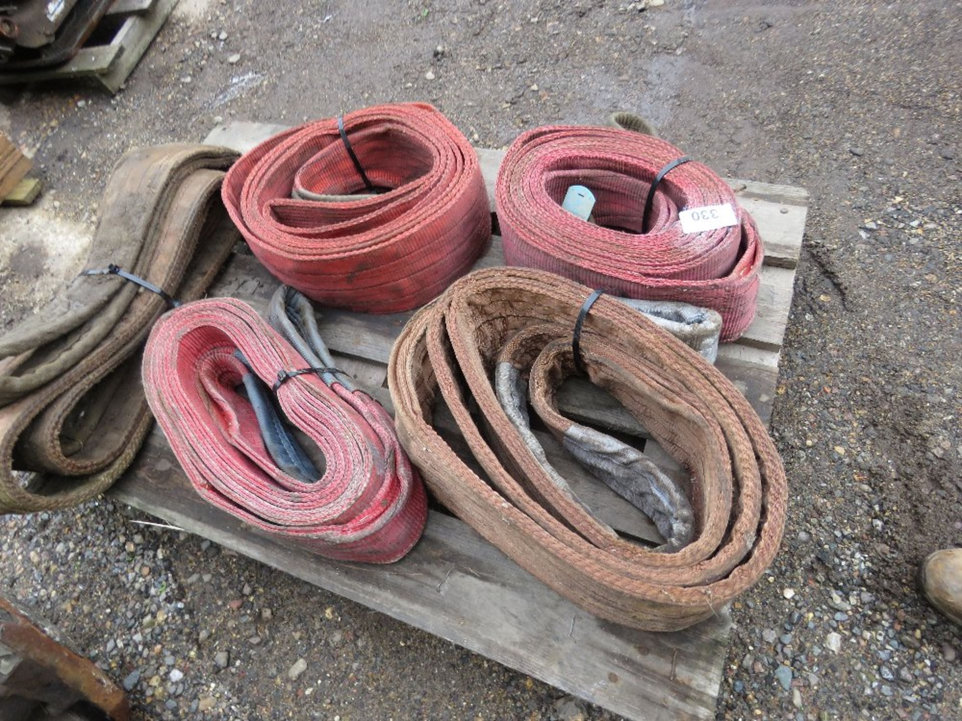 5 X HEAVY DUTY LIFTING SLINGS. THIS LOT IS SOLD UNDER THE AUCTIONEERS MARGIN SCHEME, THEREFORE NO - Image 2 of 2