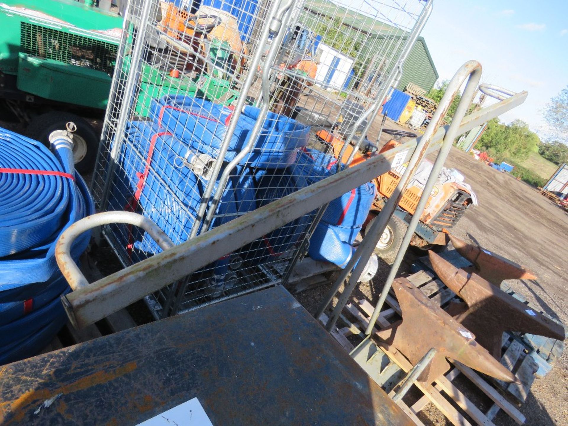 BOARD CARRYING TROLLEY. THIS LOT IS SOLD UNDER THE AUCTIONEERS MARGIN SCHEME, THEREFORE NO VAT W - Image 3 of 4