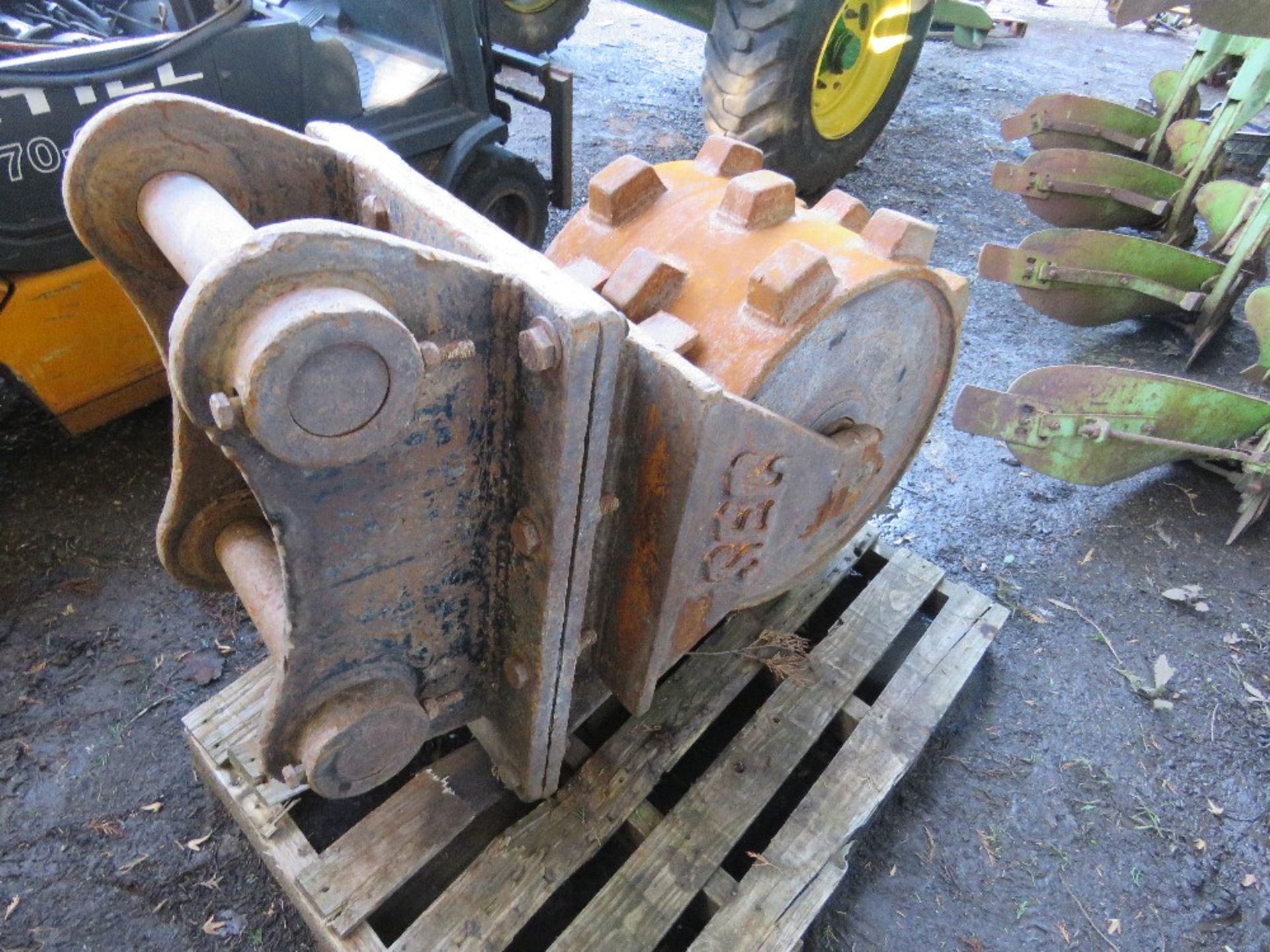 SEC SHEEPS FOOT COMPACTION ROLLER WHEEL ON 80MM PINS TO SUIT 20 TONNE PLUS EXCAVATOR. 450MM WIDTH AP - Image 3 of 4