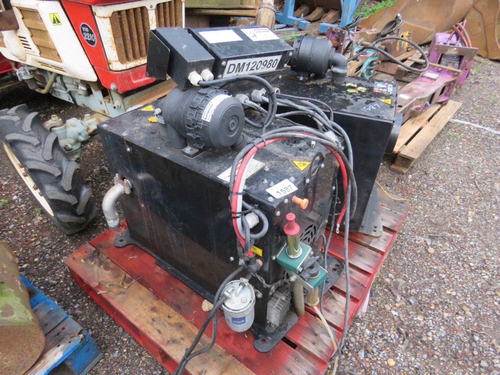 2 X HATZ DIESEL ENGINED GENERATOR SETS, 3.1KW OUTPUT. EX LIGHTING TOWERS.