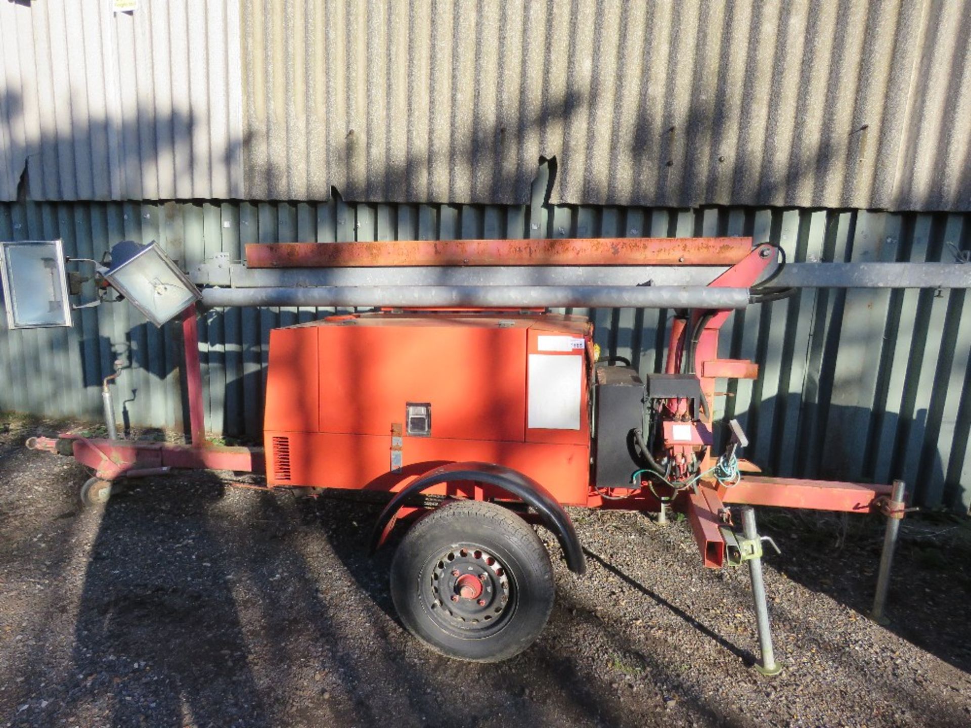 KUBOTA ENGINED TOWED LIGHTING TOWER. WHEN TESTED WAS SEEN TO RUN AND MAKE POWER. THIS LOT IS SOLD