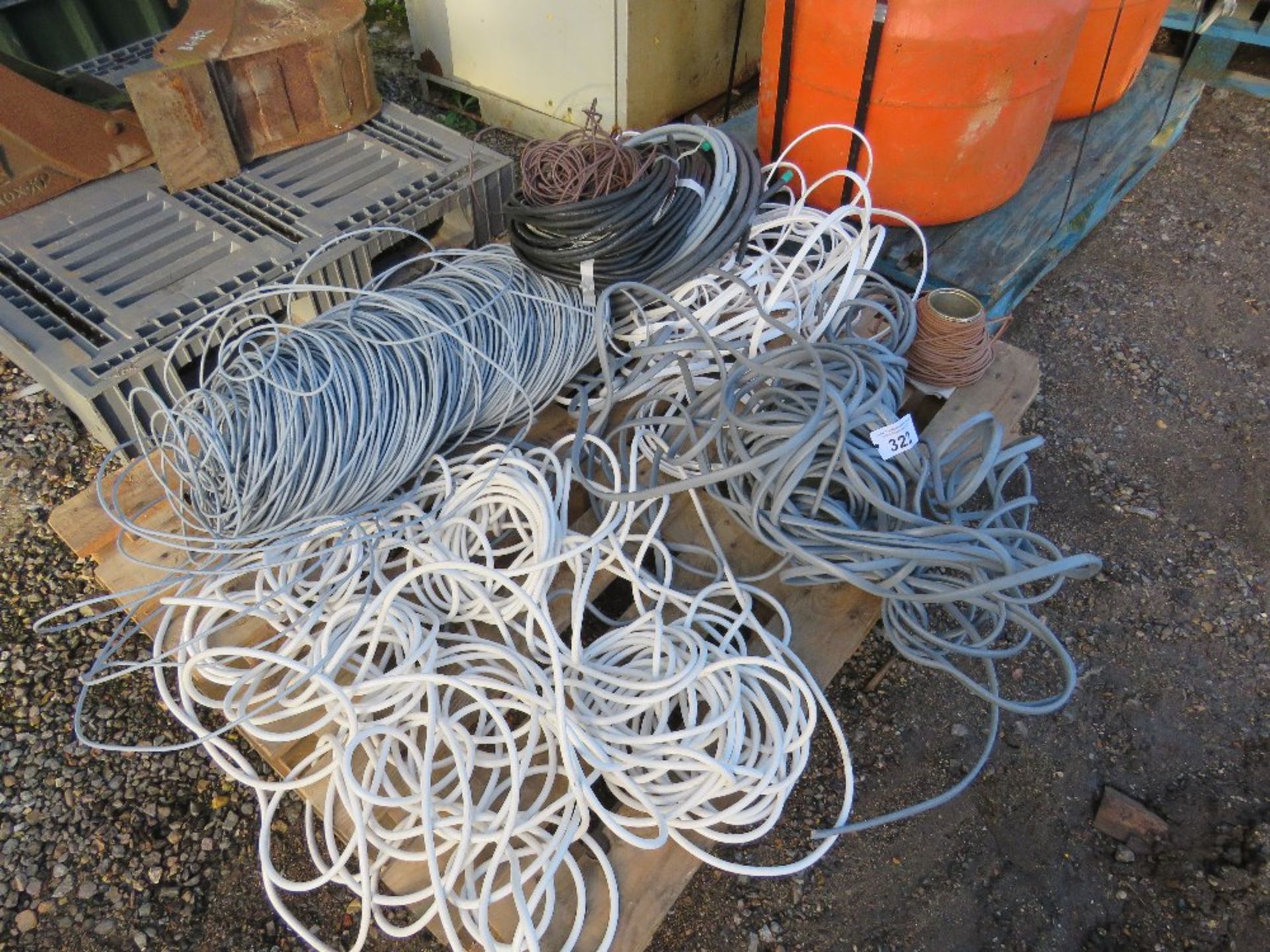 PALLET OF ASSORTED UNUSED ELECTRICAL CABLES. THIS LOT IS SOLD UNDER THE AUCTIONEERS MARGIN SCHEME - Image 2 of 6