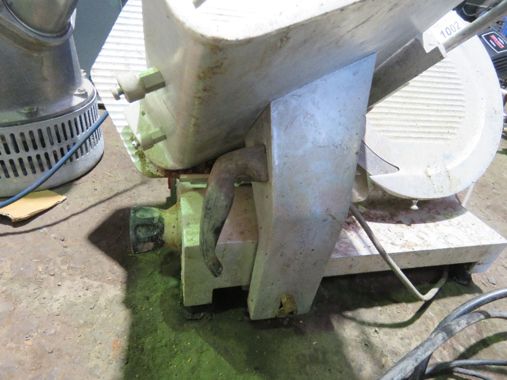 BACON MEAT SLICER. THIS LOT IS SOLD UNDER THE AUCTIONEERS MARGIN SCHEME, THEREFORE NO VAT WILL BE - Image 2 of 5