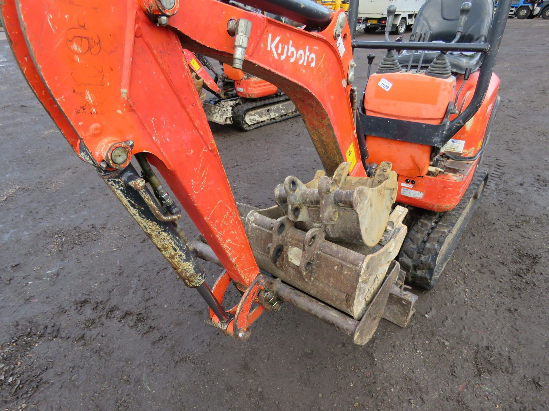 KUBOTA U10-3 MICRO EXCAVATOR WITH 3NO BUCKETS. 2503 REC HOURS. YEAR 2016 BUILD. SN:25787. DIRECT FRO - Image 2 of 10