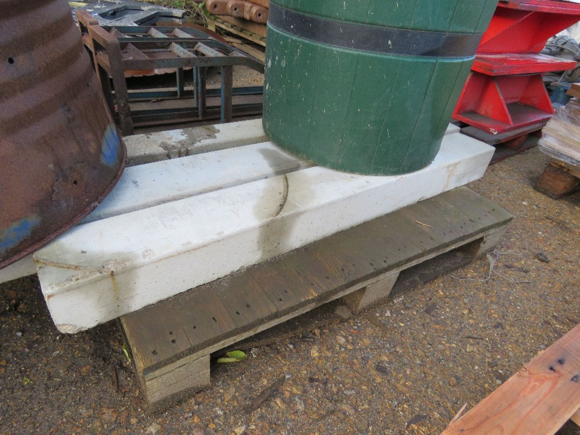 2 BINS, 3 CONCRETE POSTS AND 2 VEHICLE RAMPS. THIS LOT IS SOLD UNDER THE AUCTIONEERS MARGIN SCHE - Image 3 of 3