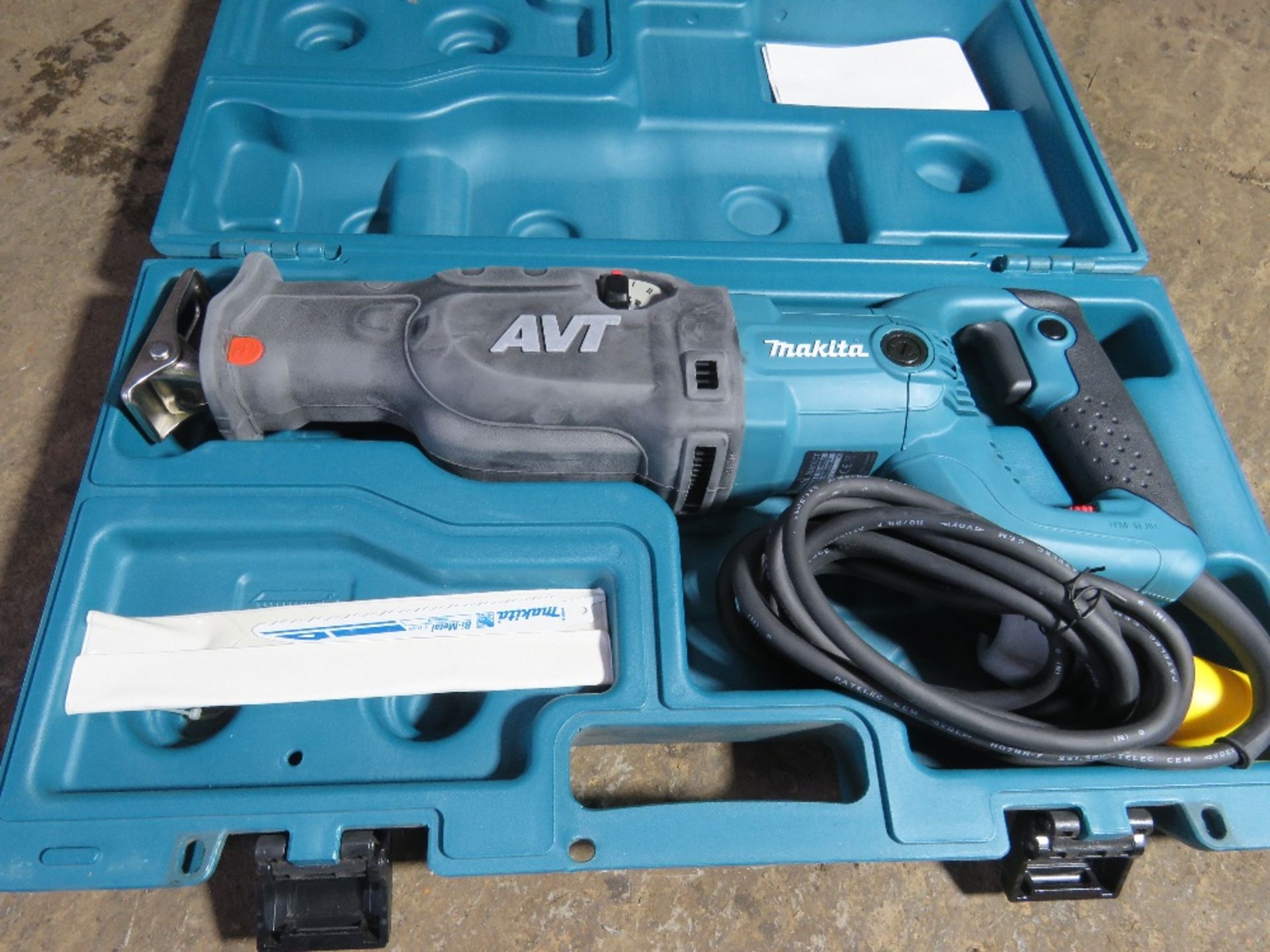 MAKITA 110V RECIP SAW, LITTLE USED.