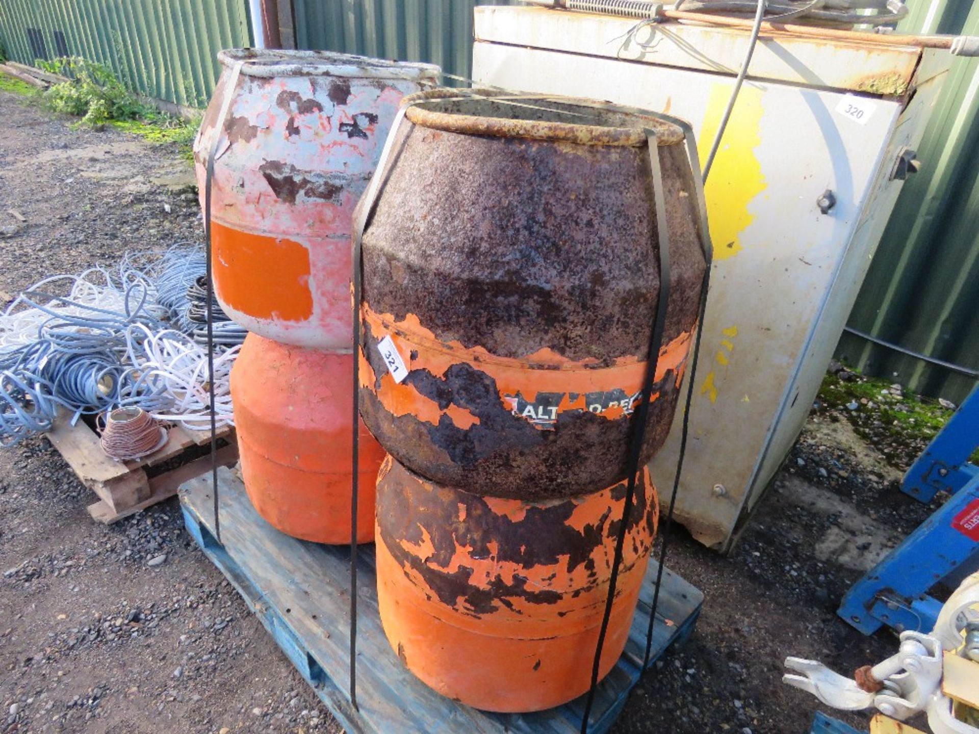 4 X BELLE MINI CEMENT MIXER DRUMS. - Image 2 of 5