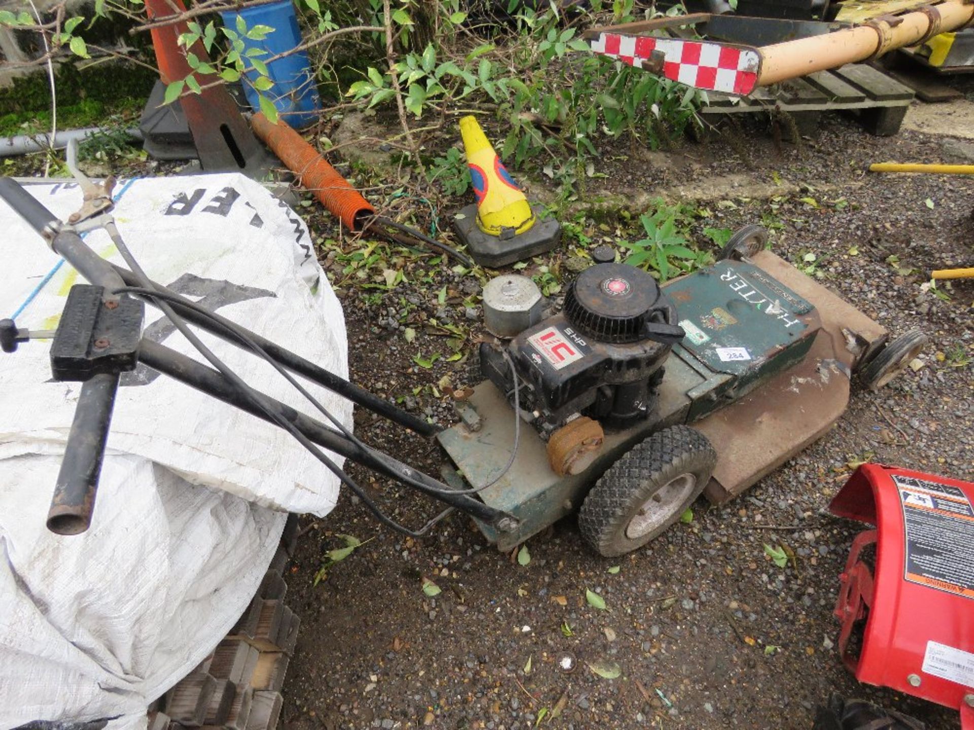 HAYTER 21 ROUGH CUT MOWER. THIS LOT IS SOLD UNDER THE AUCTIONEERS MARGIN SCHEME, THEREFORE NO VA