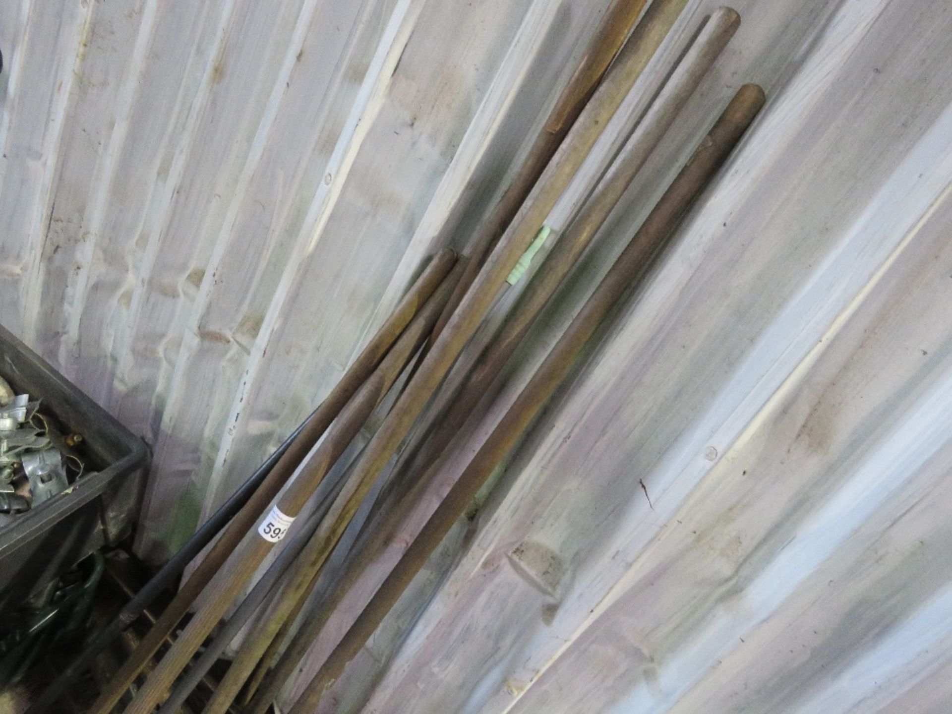 8 X ASSORTED BROOMS. THIS LOT IS SOLD UNDER THE AUCTIONEERS MARGIN SCHEME, THEREFORE NO VAT WILL - Image 3 of 5