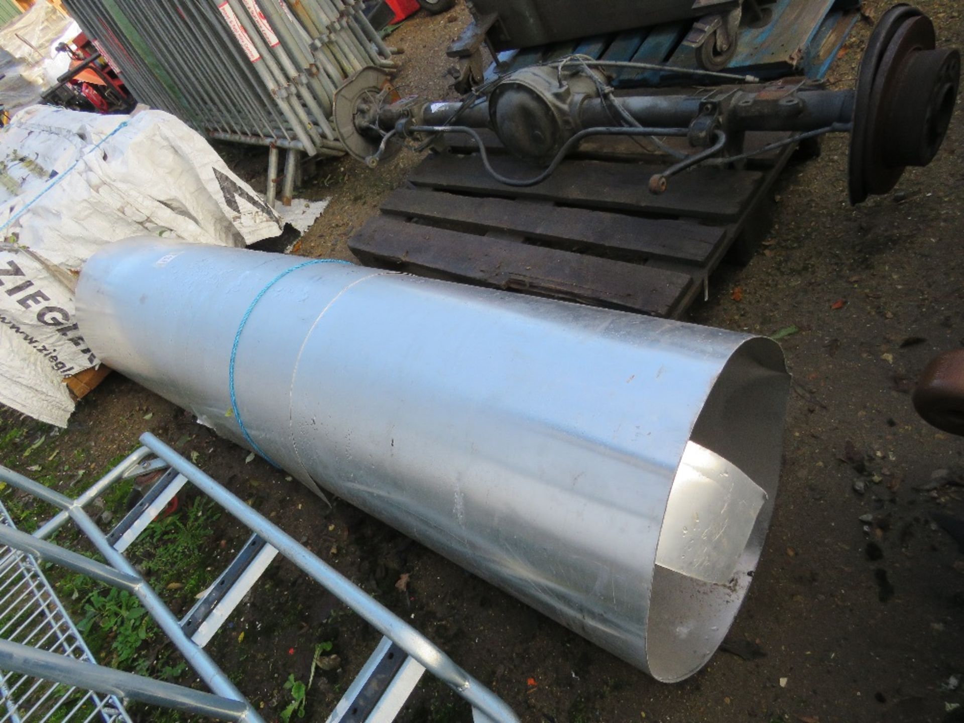 PART ROLL OF TIN SHEET. 7FT WIDTH APPROX. THIS LOT IS SOLD UNDER THE AUCTIONEERS MARGIN SCHEME, - Image 2 of 4