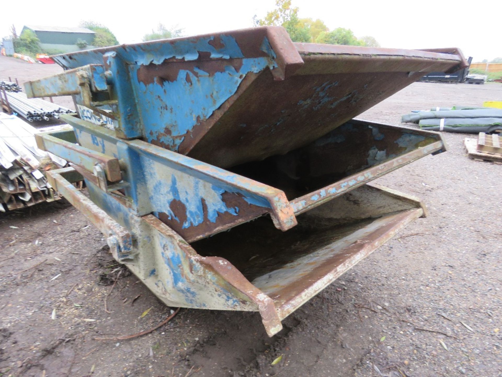 3 X CONQUIP 1000LITRE BOAT SKIPS. - Image 2 of 5