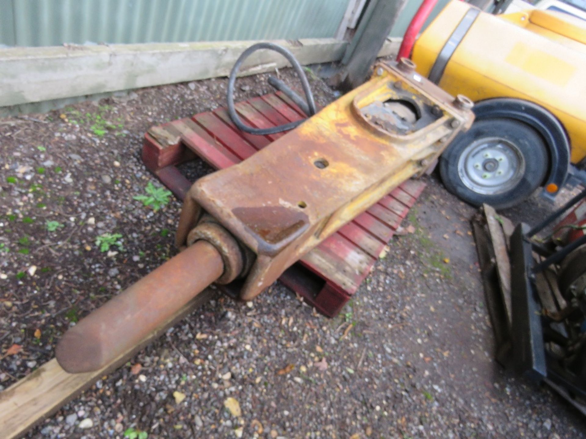 INDECO TYPE HYDRAULIC EXCAVATOR MOUNTED BREAKER ON 65MM PINS. - Image 2 of 5