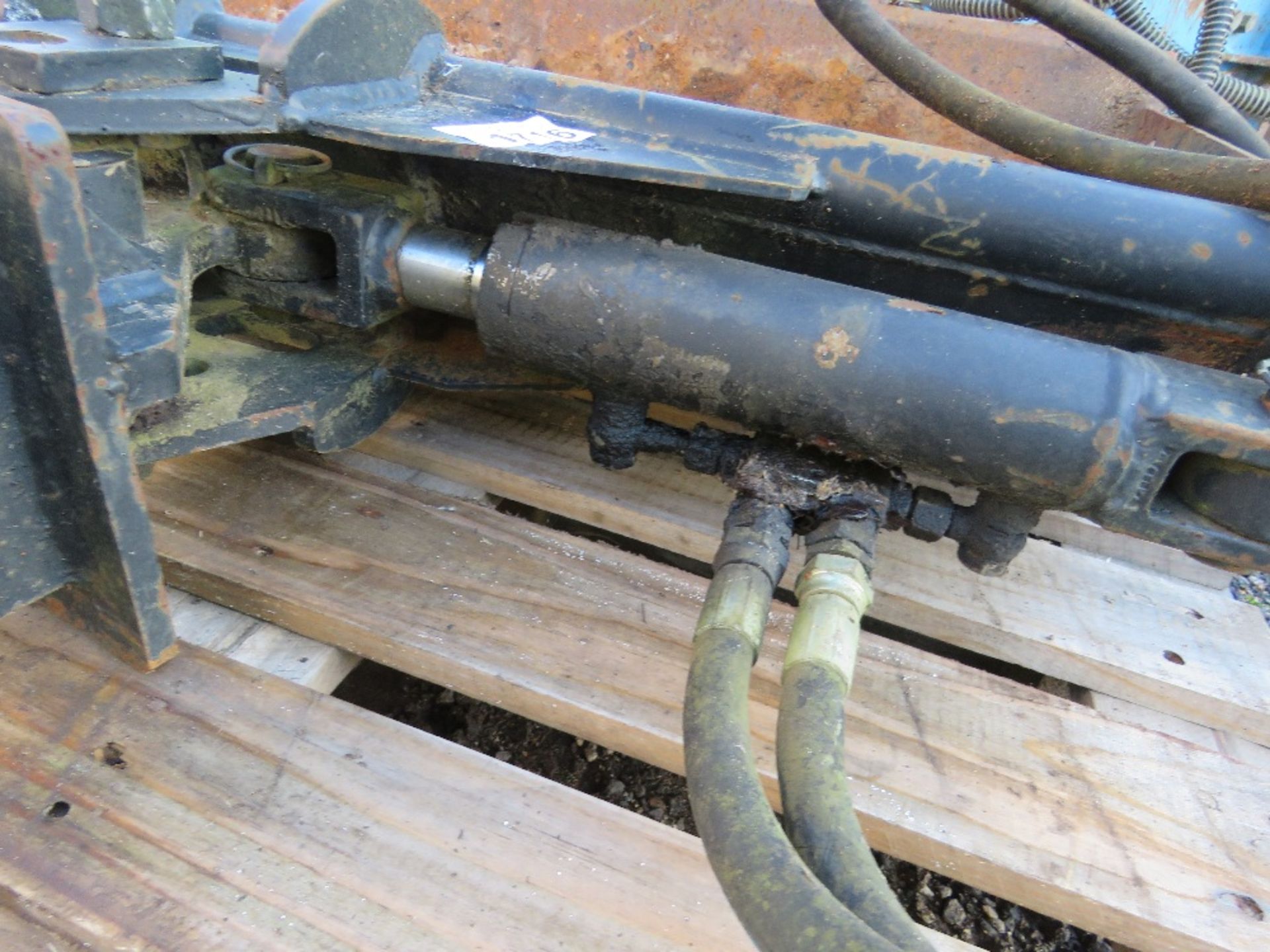 HYDRAULIC ANGLE ADJUSTMENT EXCAVATOR GRADING BUCKET ON 30MM PINS. PN:AT104 . DIRECT FROM LOCAL COMP - Image 4 of 4