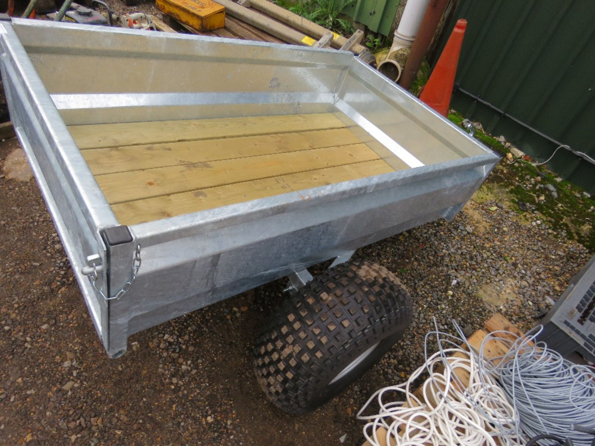 QUAD BIKE TOWED GALVANISED GENERAL PURPOSE TRAILER ON FLOATATION TYRES, 1.61MX 1M APPROX. UNUSED. - Image 3 of 4