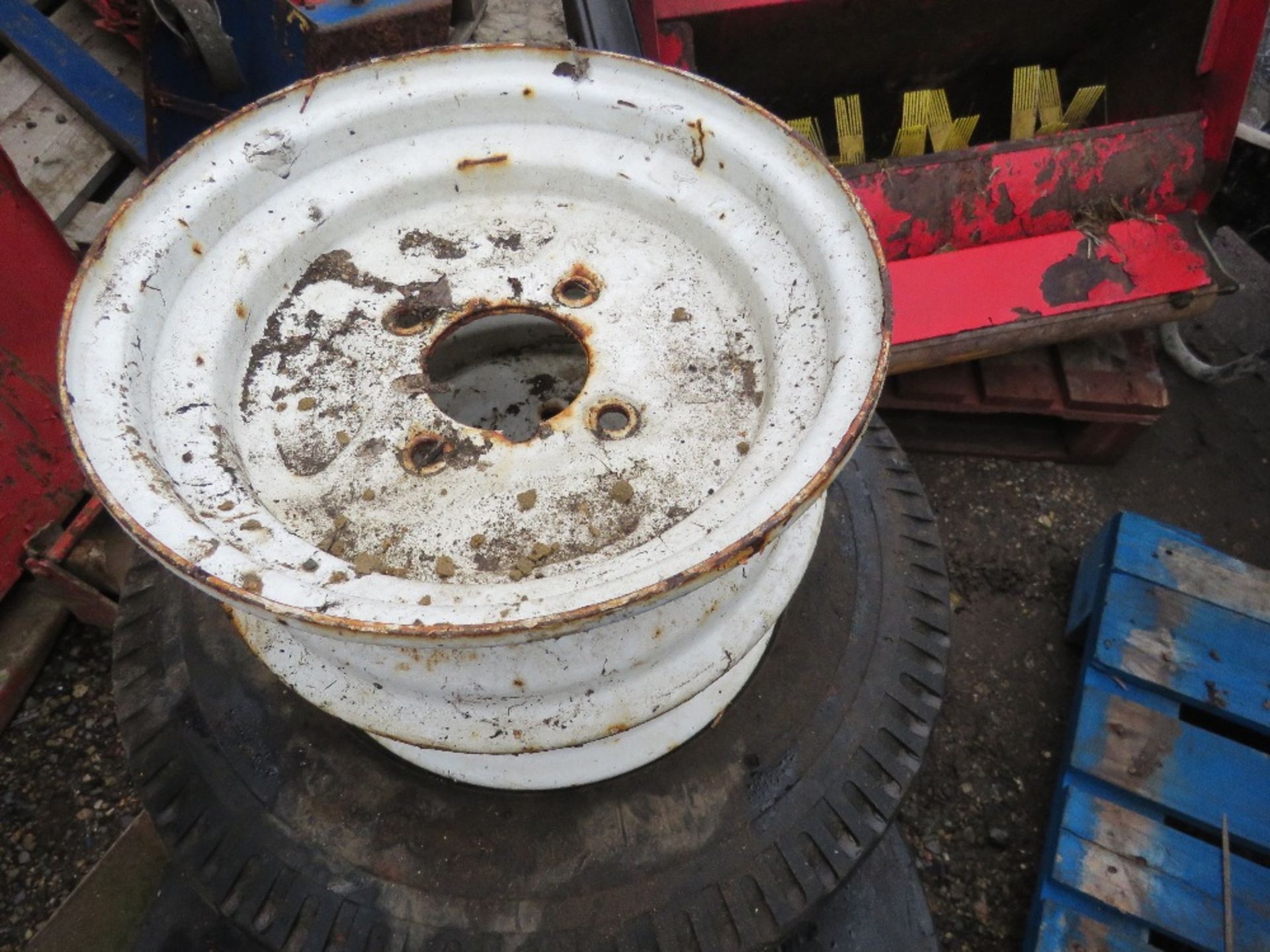 PALLET OF TRAILER WHEELS AND TYRES. - Image 2 of 6