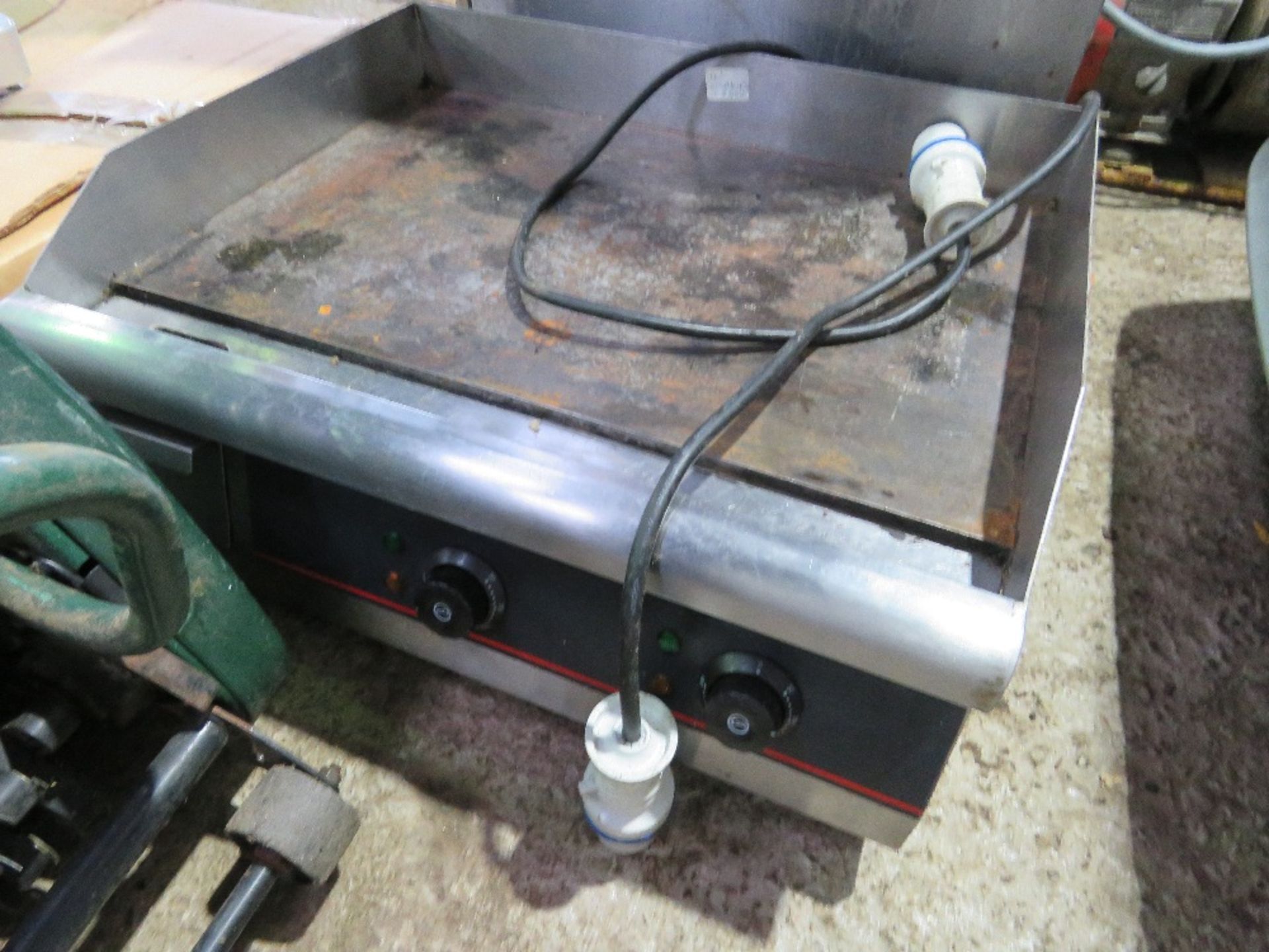 LINCAT FOOD HEATER ON A STAND, 240V GRIDDLE PLUS A 3 PHASE FRYER UNIT. THIS LOT IS SOLD UNDER TH - Image 7 of 9