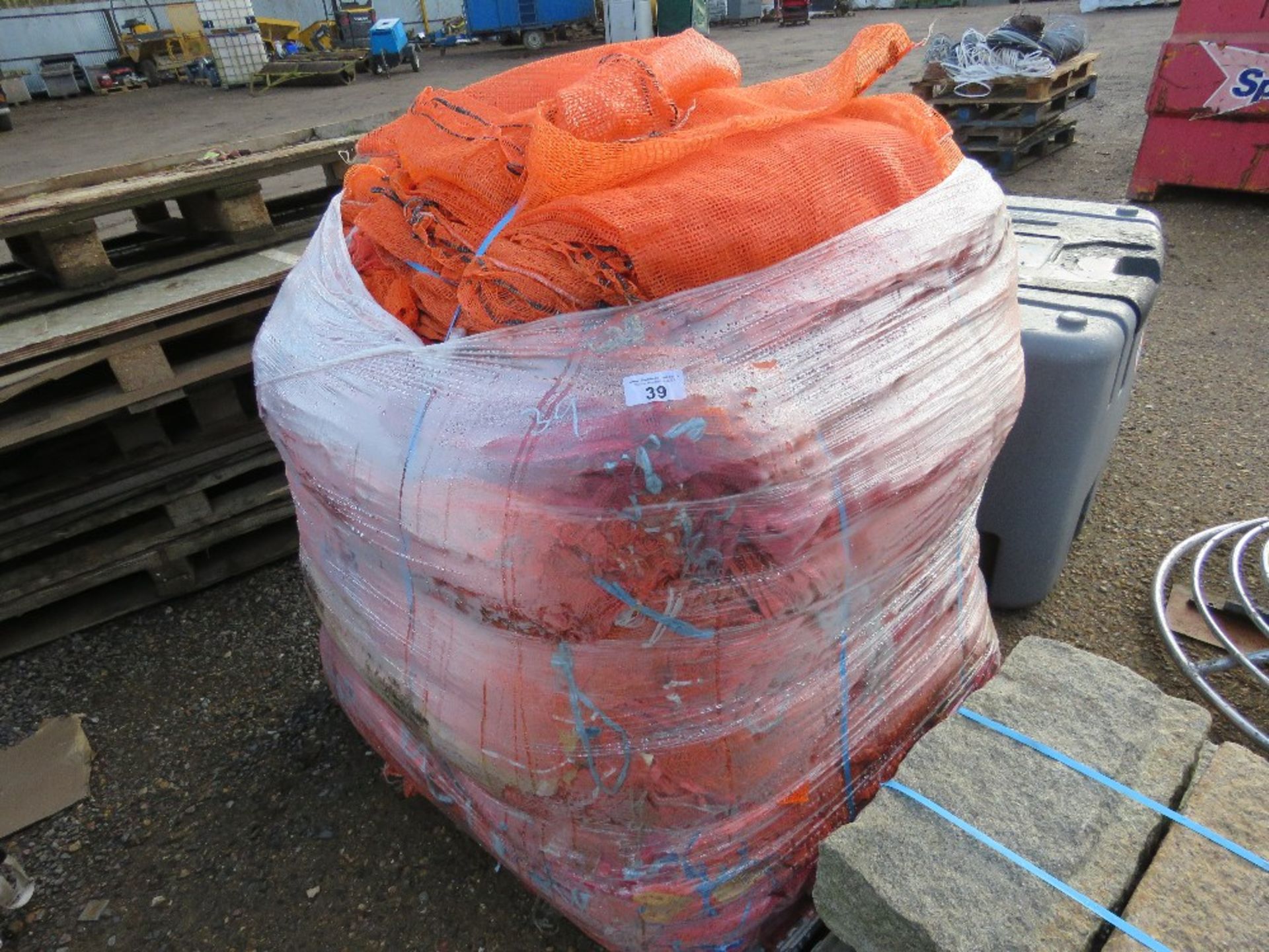 PALLET CONTAINING APPROX. 1500 NO. ORANGE VEGETABLE/LOG NETS, 25KG RATED CAPACITY. - Image 2 of 4