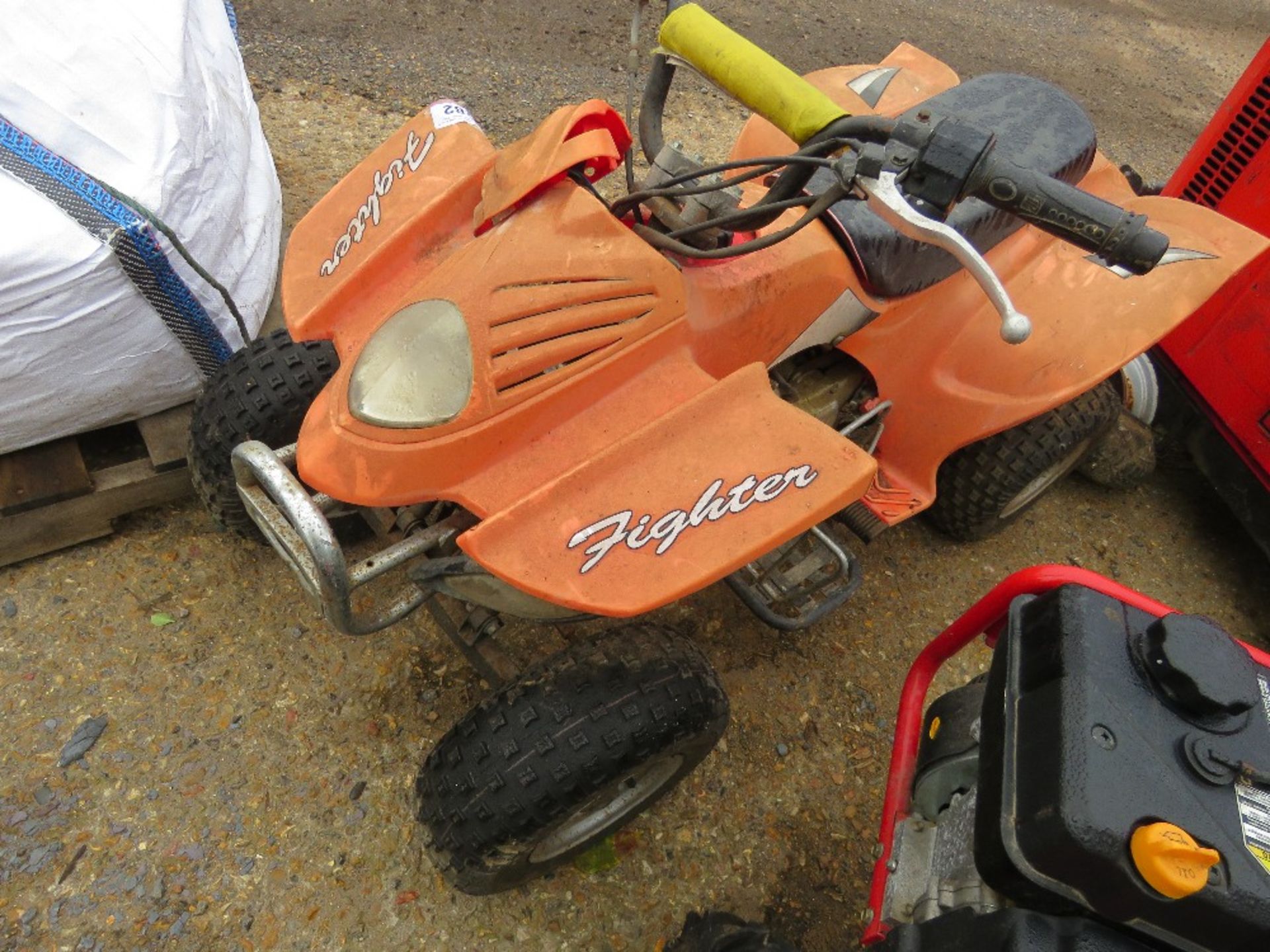 PETROL ENGINED QUADBIKE. THIS LOT IS SOLD UNDER THE AUCTIONEERS MARGIN SCHEME, THEREFORE NO VAT - Image 4 of 4