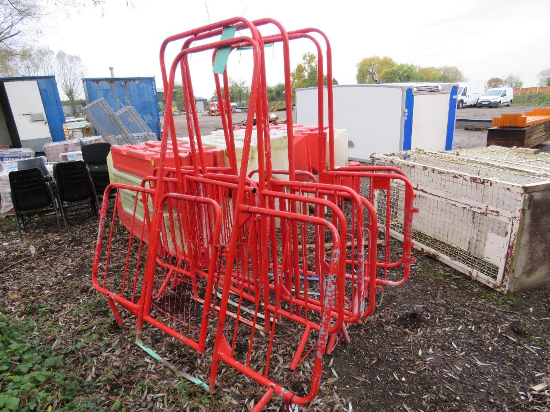 6 X RED PEDESTRIAN FENCE SAFETY GATES. SOURCED FROM SITE CLEARANCE. THIS LOT IS SOLD UNDER THE AU - Image 4 of 4