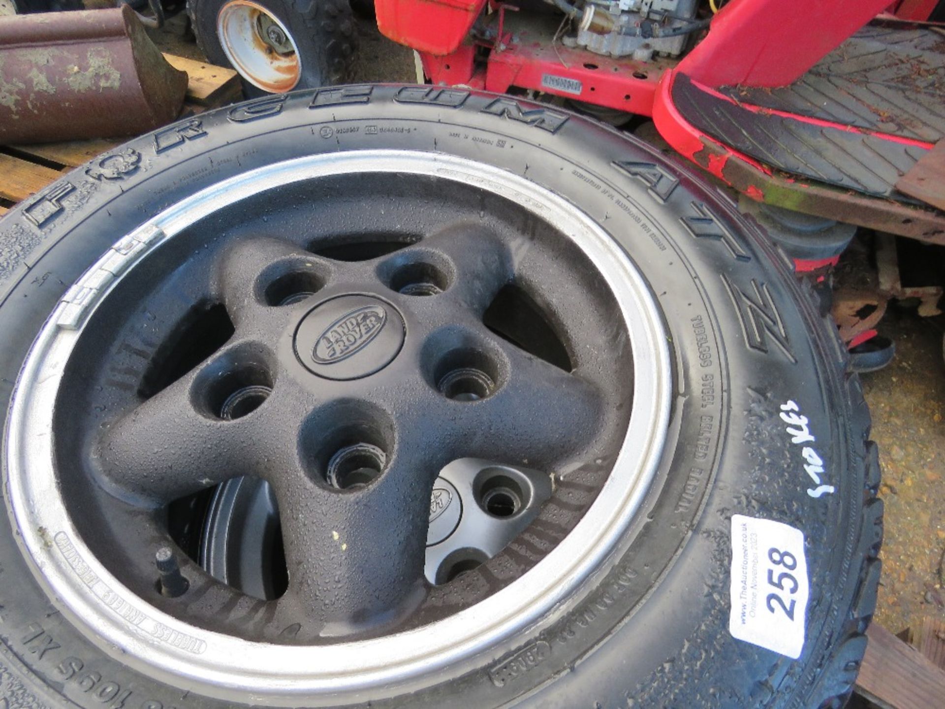 2 X LANDROVER DISCOVERY ALLOY WHEELS AND TYRES. THIS LOT IS SOLD UNDER THE AUCTIONEERS MARGIN SCH - Image 2 of 5