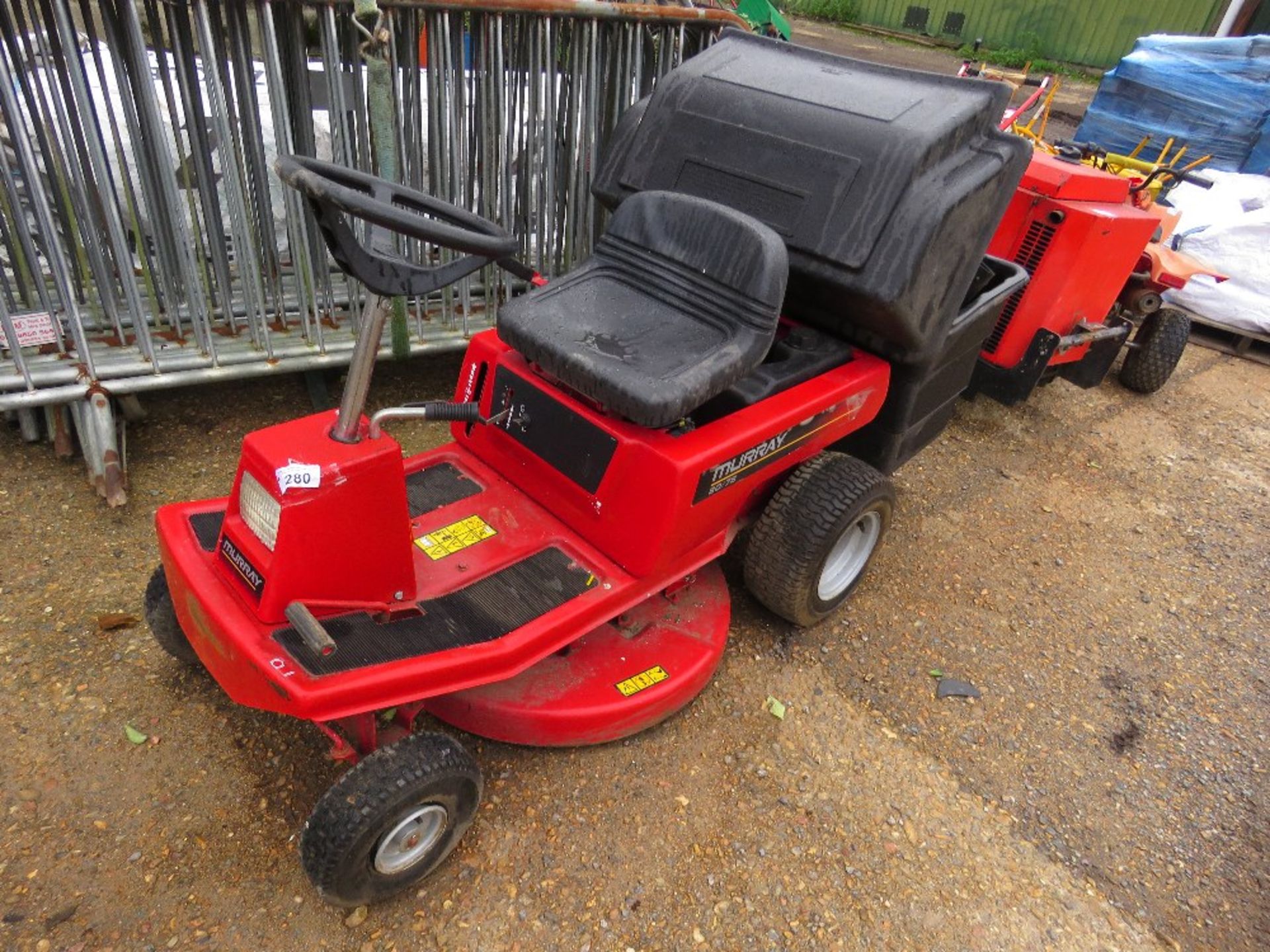 MURRAY 80/76 RIDE ON MOWER WITH COLLECTOR. THIS LOT IS SOLD UNDER THE AUCTIONEERS MARGIN SCHEME,