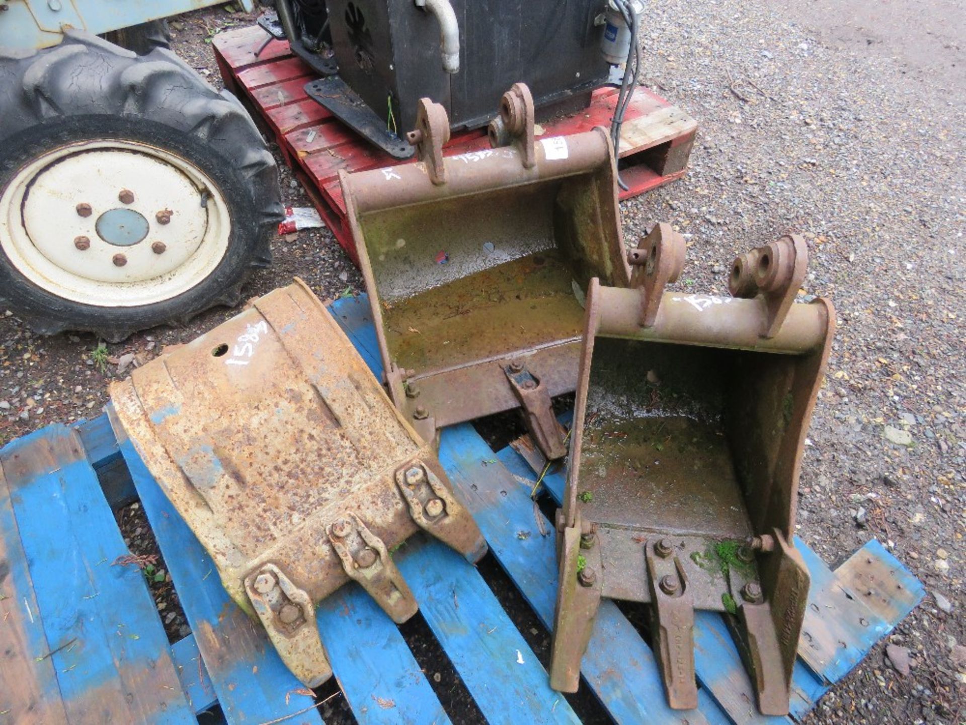 3NO MINI EXCAVATOR BUCKETS ON 25MM PINS, AS SHOWN. - Image 2 of 3