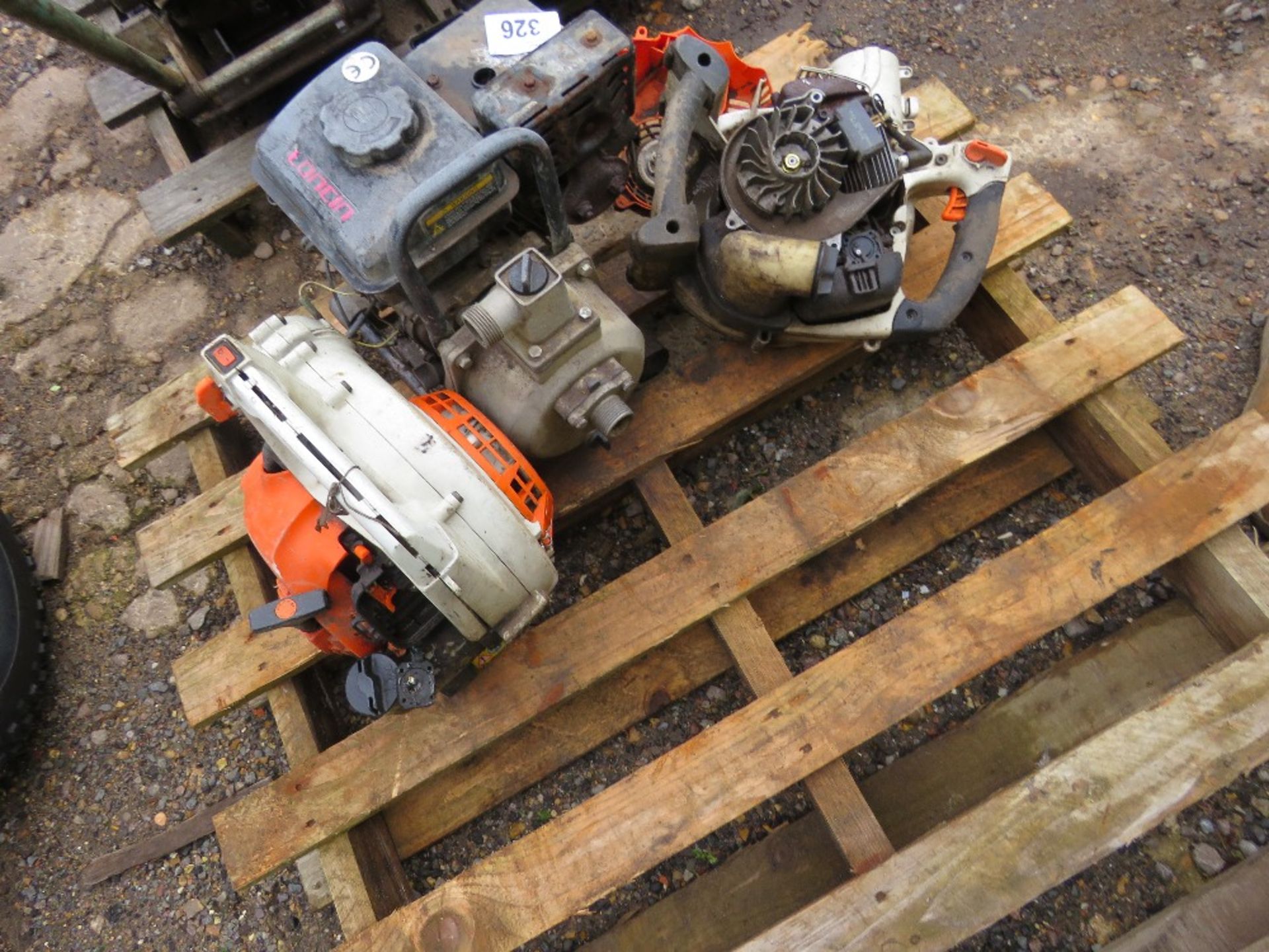 2 X STIHL HAND HELD BLOWERS PLUS A WATER PUMP, PARTS MISSING. THIS LOT IS SOLD UNDER THE AUCTIONE - Image 3 of 3