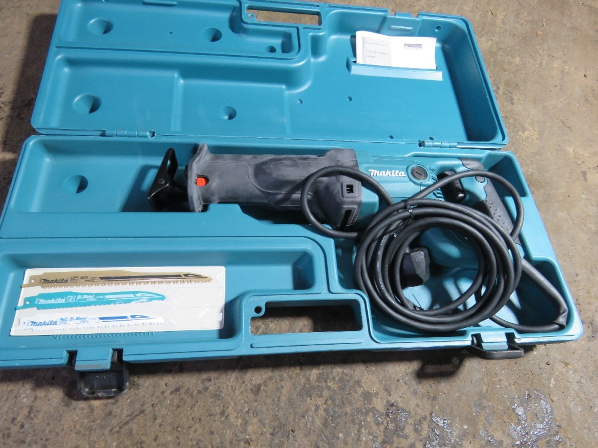 MAKITA 240V RECIP SAW, LITTLE USED.