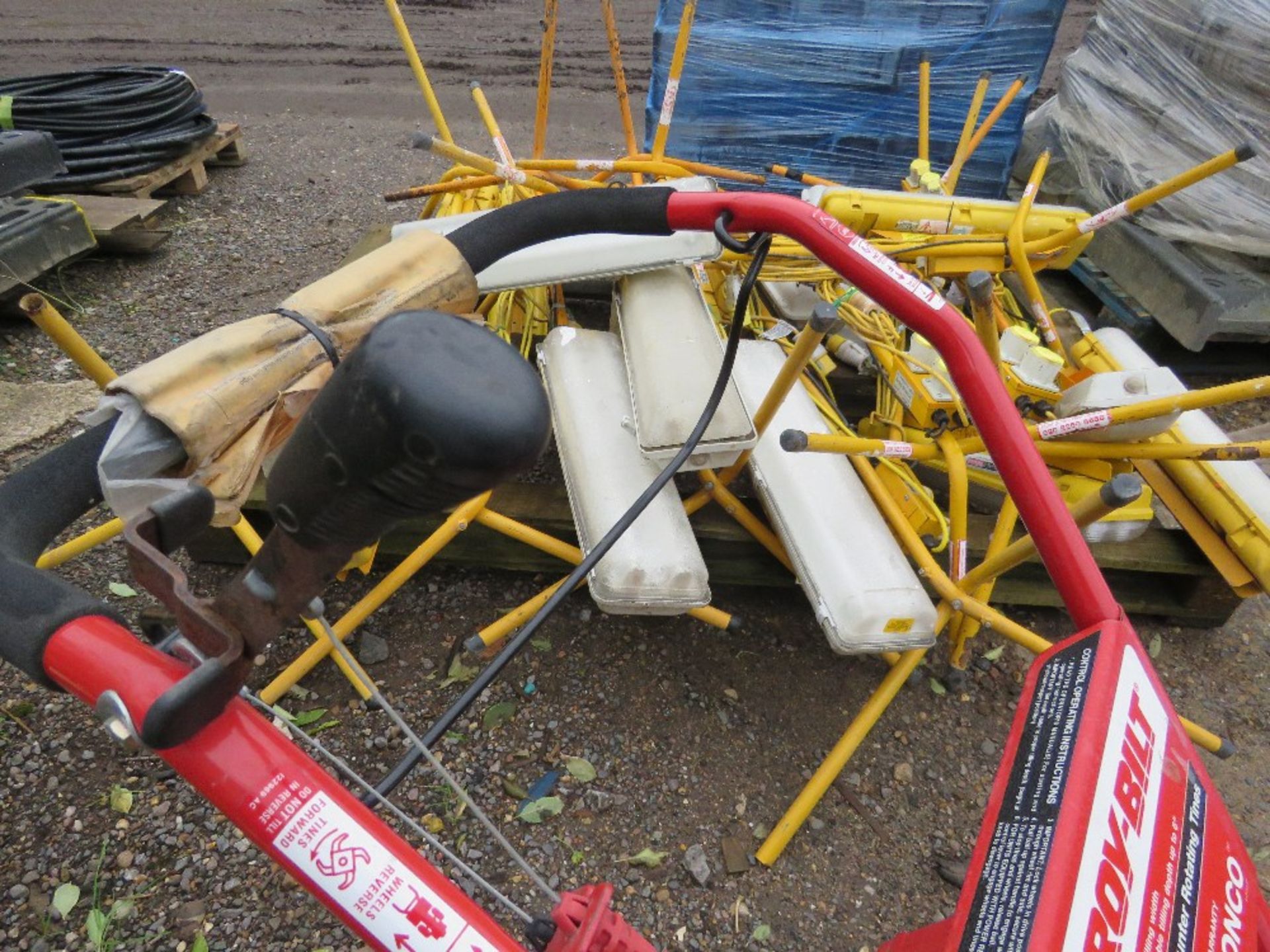 TROYBUILT HEAVY DUTY REAR TINE ROTORVATOR. THIS LOT IS SOLD UNDER THE AUCTIONEERS MARGIN SCHEME, - Image 6 of 6