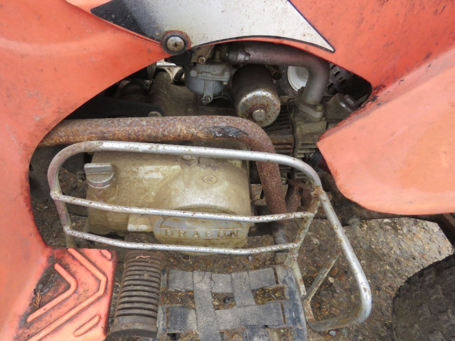 PETROL ENGINED QUADBIKE. THIS LOT IS SOLD UNDER THE AUCTIONEERS MARGIN SCHEME, THEREFORE NO VAT - Image 2 of 4