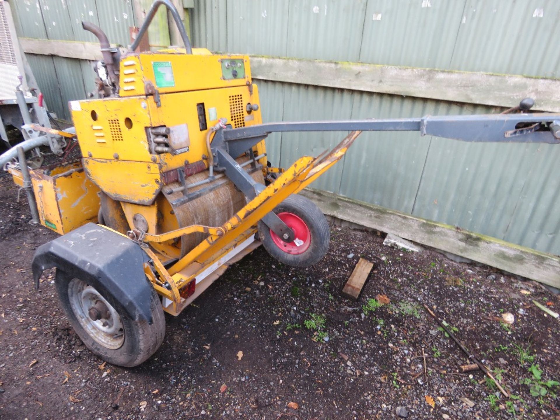 TEREX BENFORD ROLLER BREAKER ON TRAILER WITH HOSE AND GUN. YEAR 2005. WHEN TESTED WAS SEEN TO RUN, D - Image 6 of 10