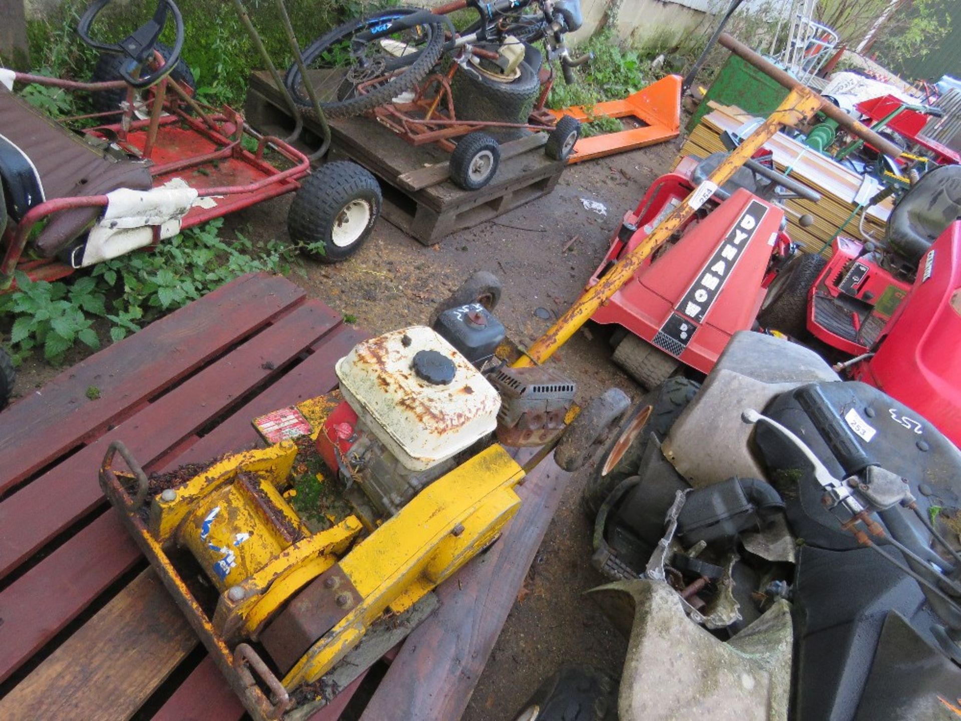 BENFORD COMPACTION PLATE FOR SPARES OR REPAIR. THIS LOT IS SOLD UNDER THE AUCTIONEERS MARGIN SCH - Image 2 of 2