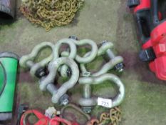 6 X LARGE SHACKLES. THIS LOT IS SOLD UNDER THE AUCTIONEERS MARGIN SCHEME, THEREFORE NO VAT WILL